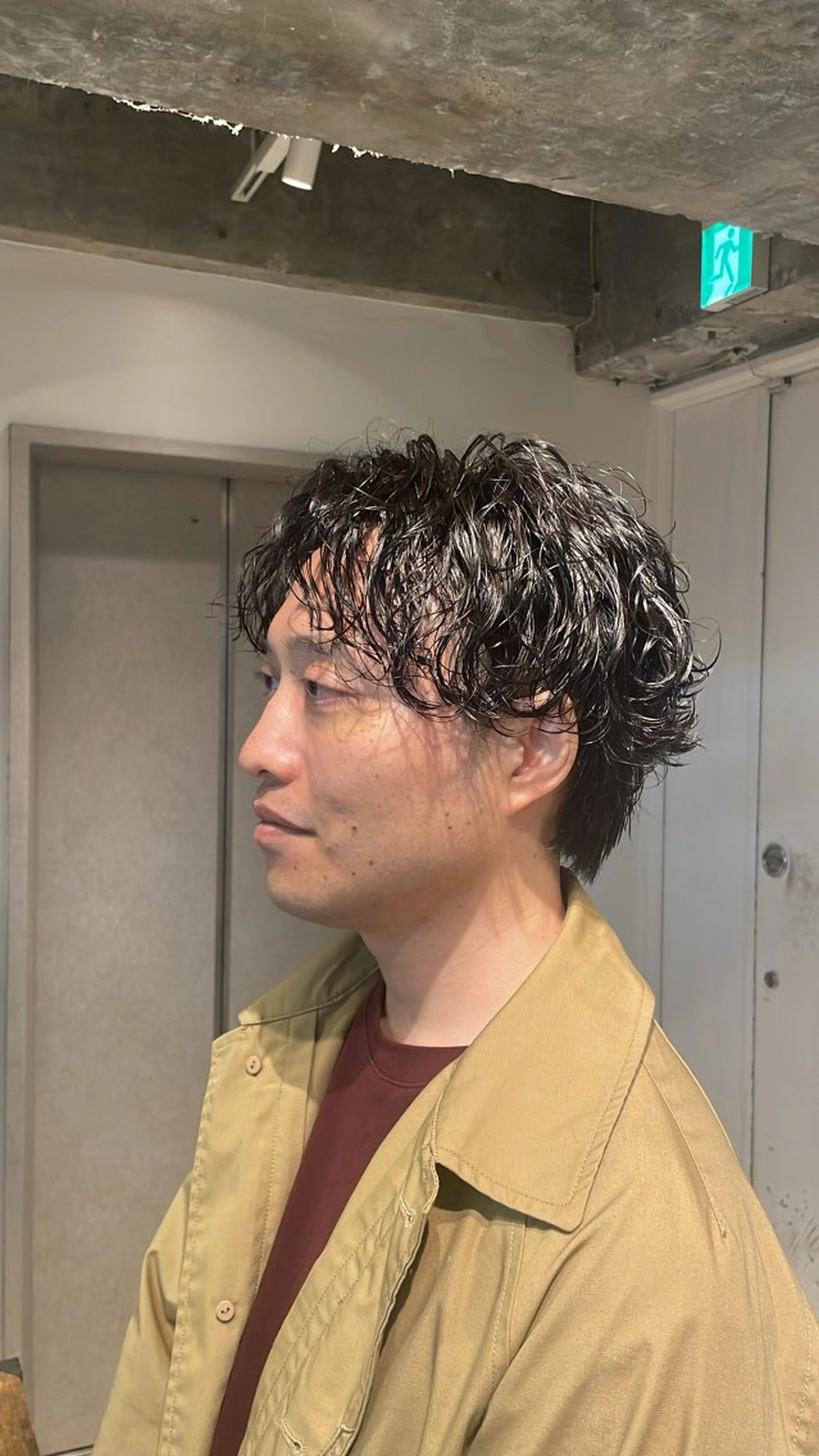 ショート パーマ メンズ センターパート メンズパーマ 松本 悠太郎のヘアスタイル
