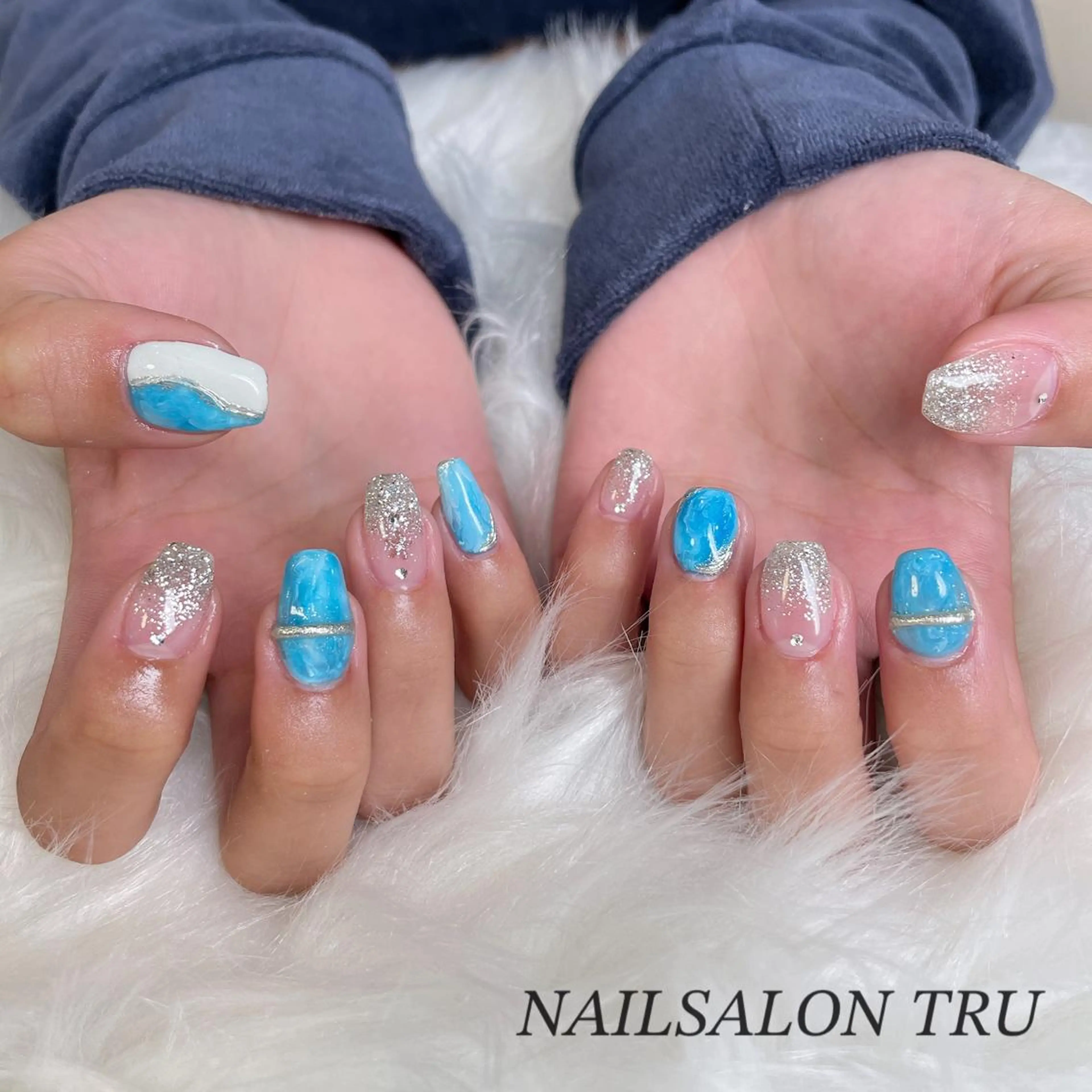 ネイル 大理石ネイル(マーブル) 𝐼𝑁𝑂𝑈𝐸 𝑀𝐼𝐴のネイルデザイン