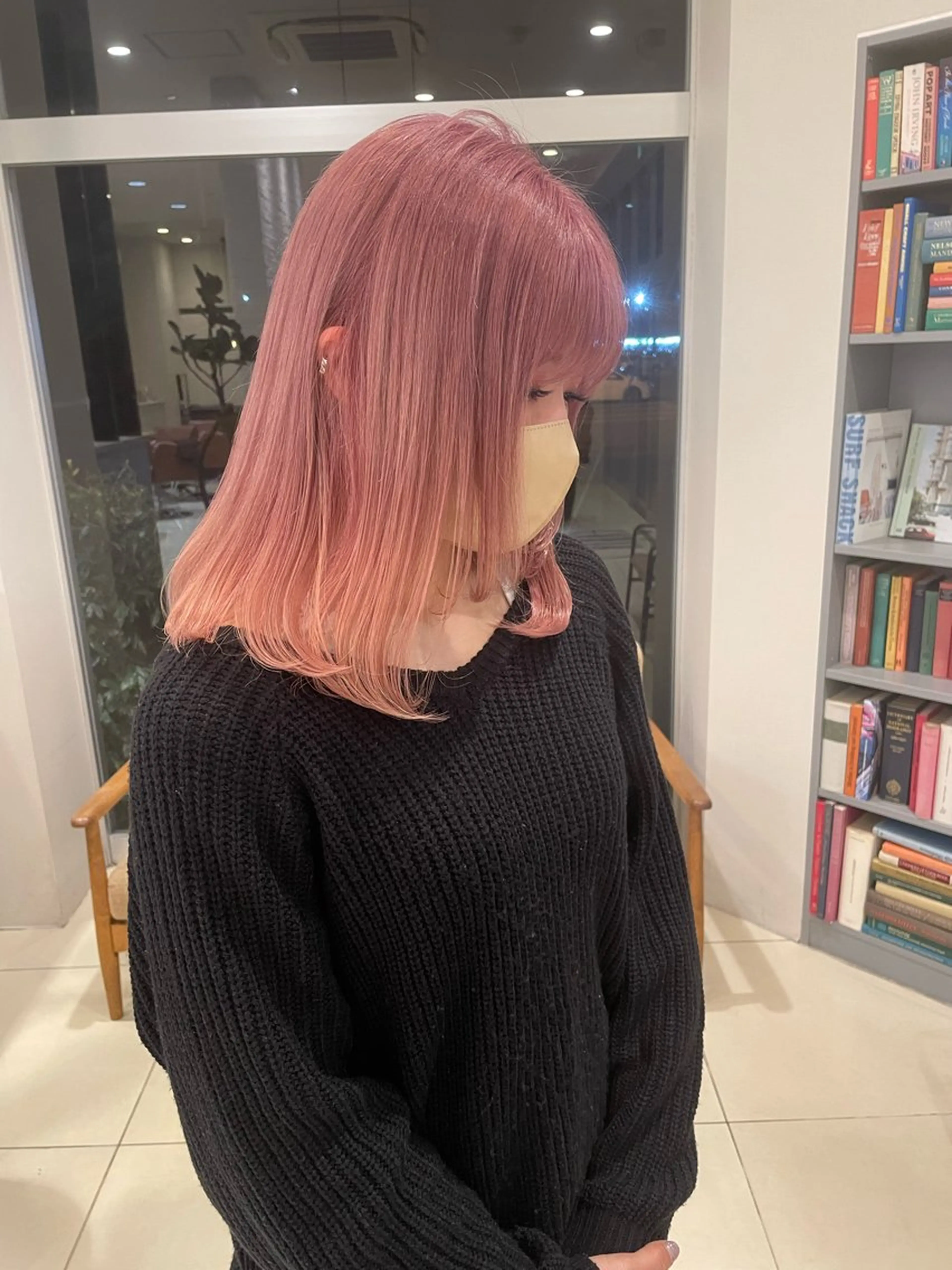 セミロング 三ツ木 真由のヘアスタイル