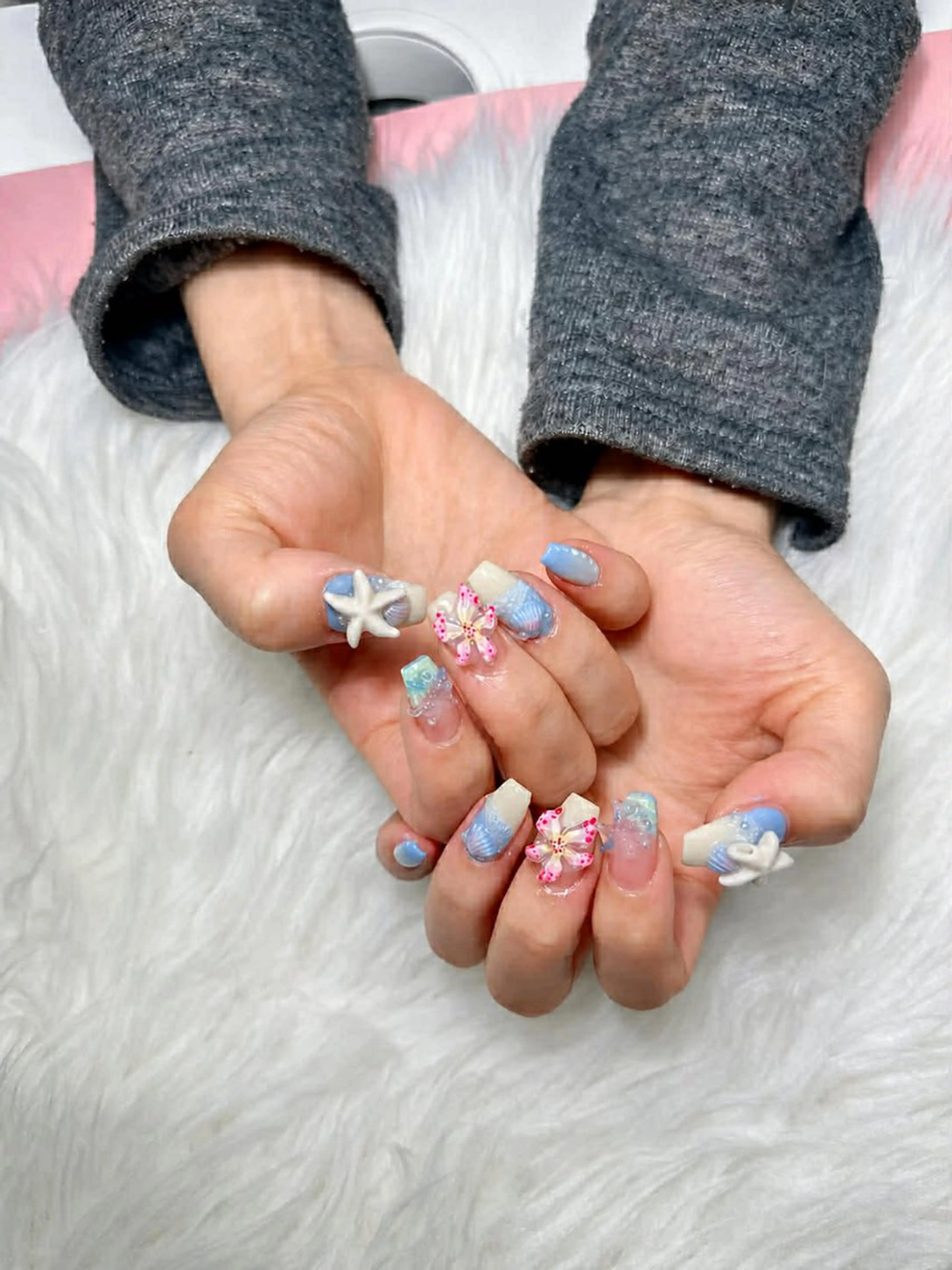ネイル AURA NAIL🎀💅のネイルデザイン