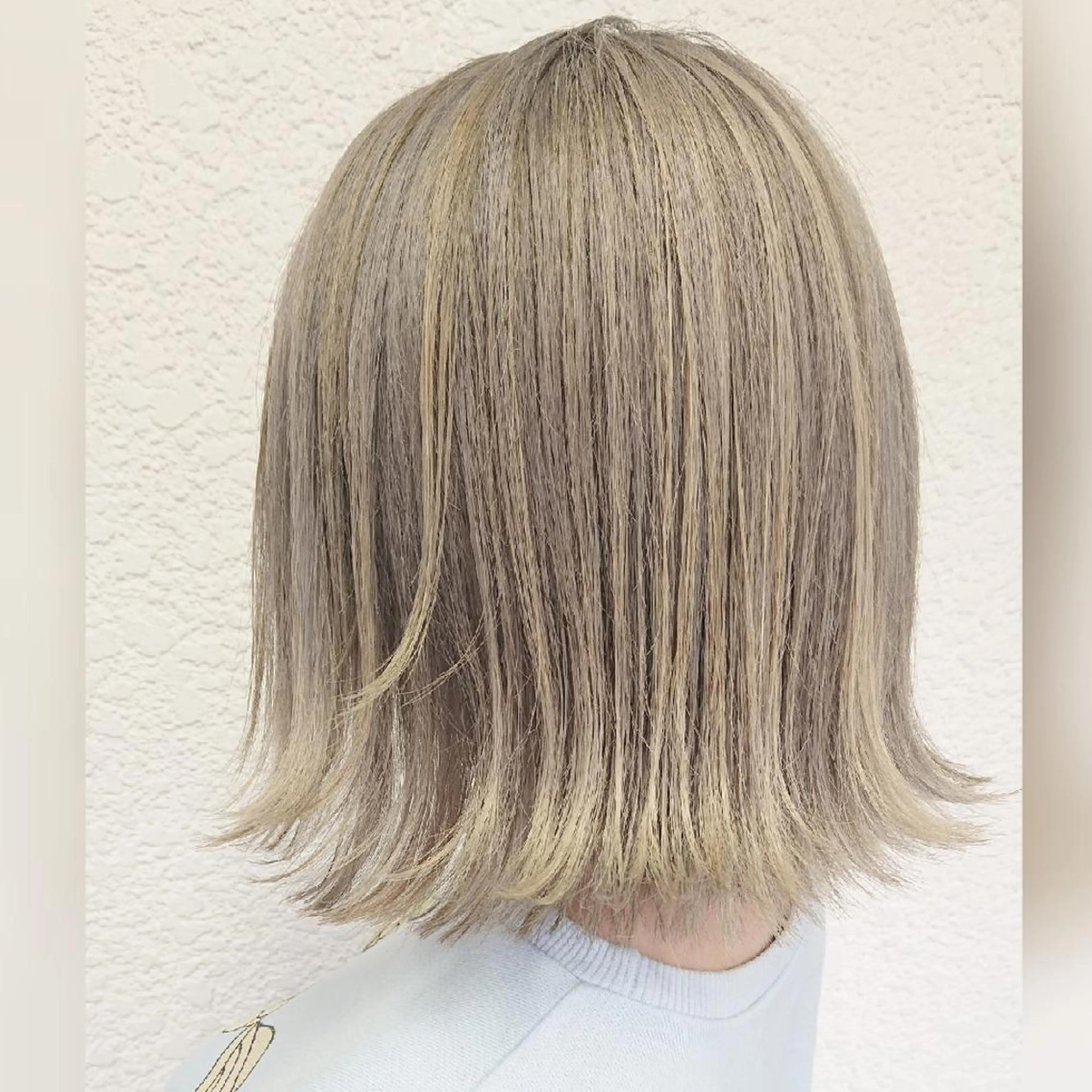 ミディアム カラー ベージュカラー ミルクティーベージュ 艶カラー/インナー /グラデ/大西小百合のヘアスタイル