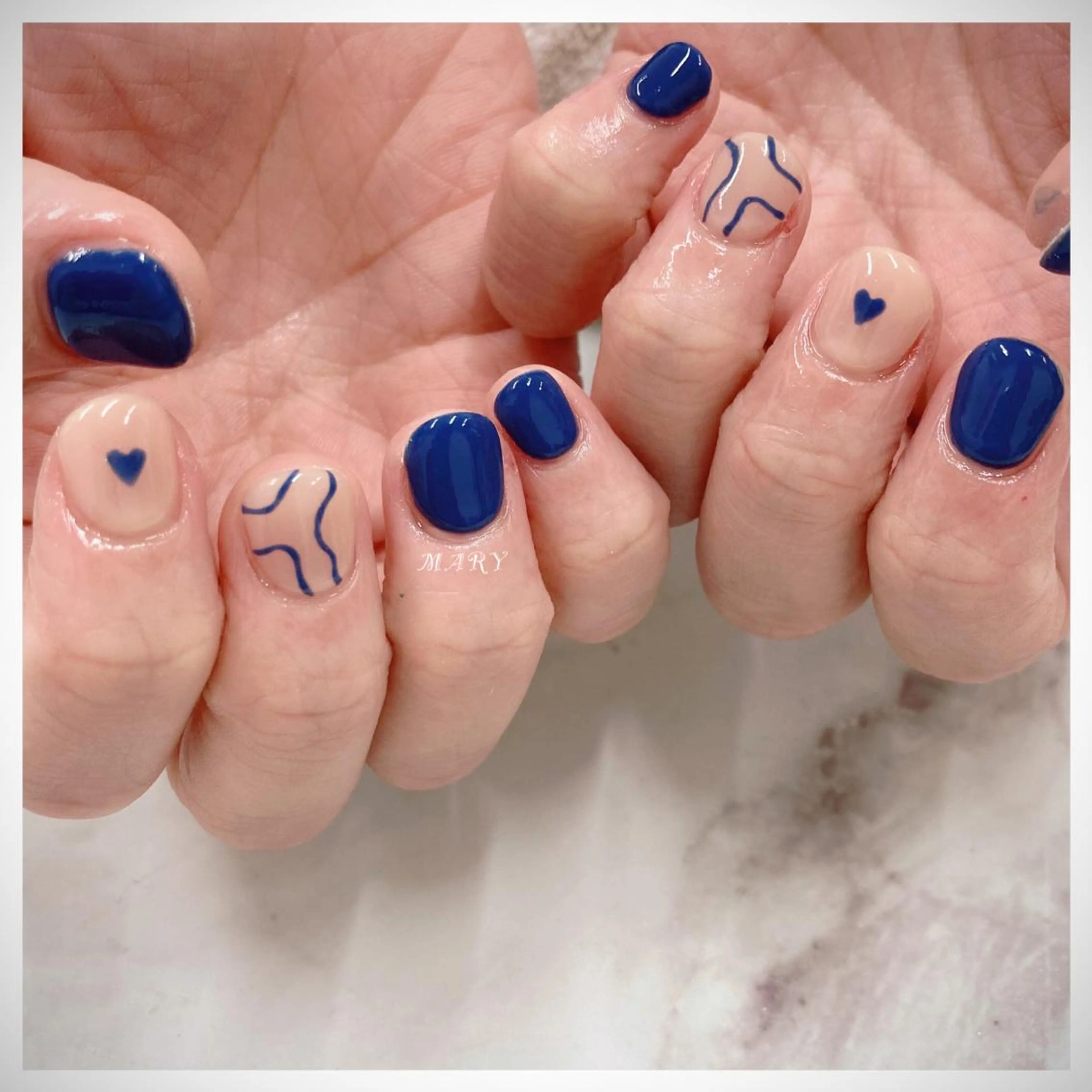 ネイル ブルー ハート ニュアンスネイル ワンカラーネイル ショートネイル ハンドネイル Mary nail .narumiのネイルデザイン