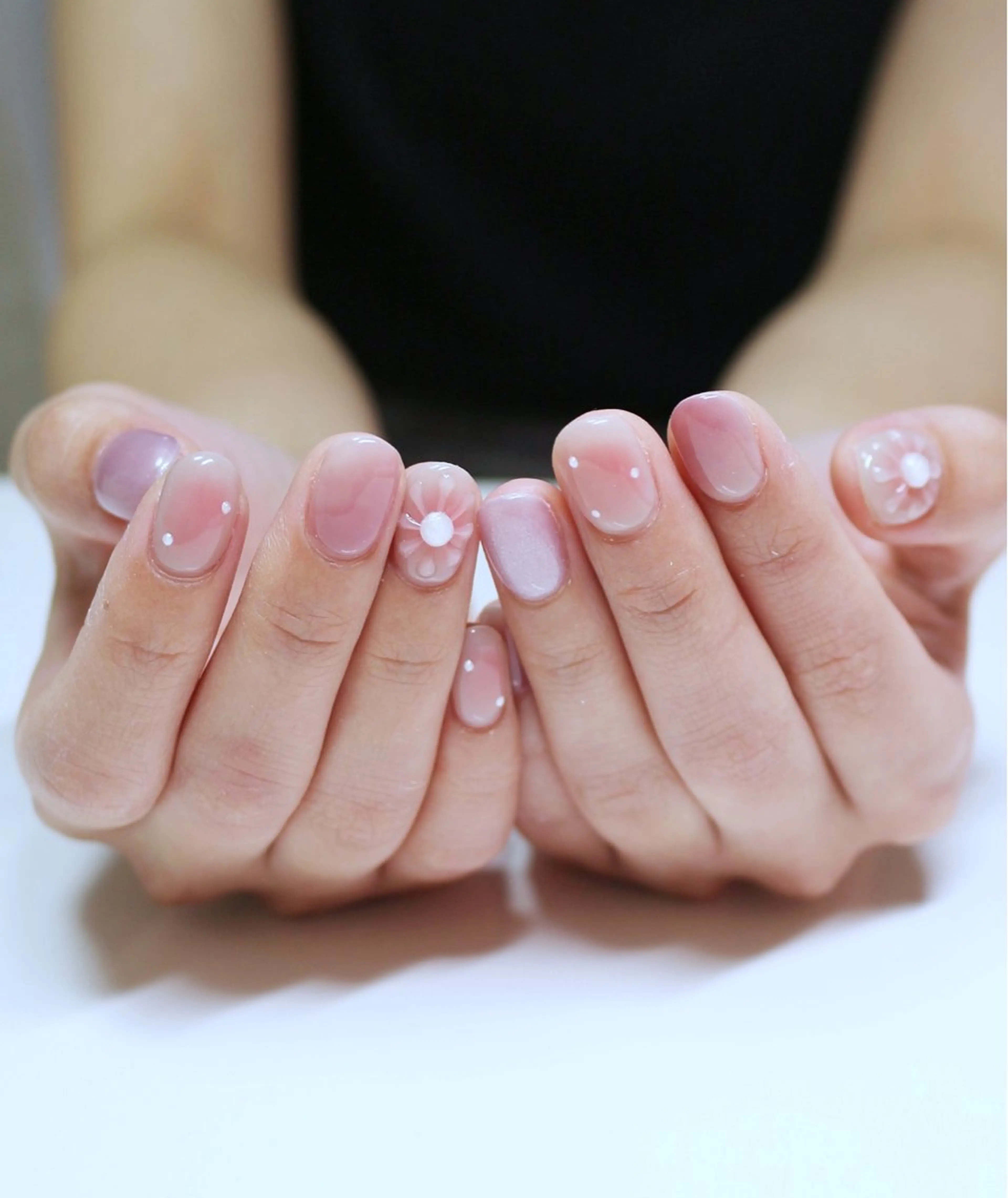 ネイル チークネイル フラワーネイル 韓国ネイル ニュアンスネイル ピンク ハンドネイル Baku Nailsのネイルデザイン