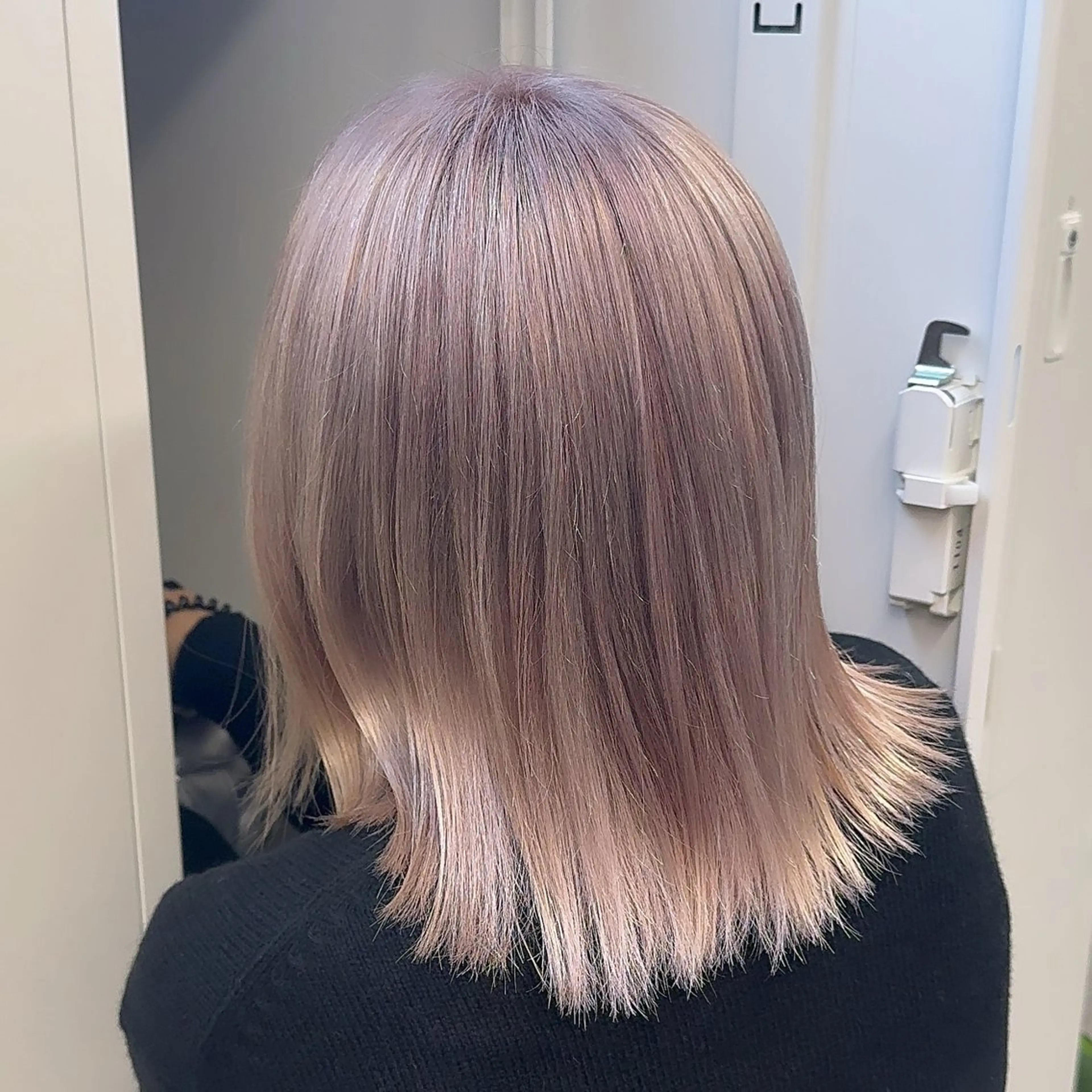 ミディアム カラー ヘアアレンジ メンズ メンズブリーチ メンズハイトーン ベージュカラー ブリーチ ブロンド ヘアカラー トリートメント 🌟🍒ハイトーン 韓国ヘア/ユウミのヘアスタイル