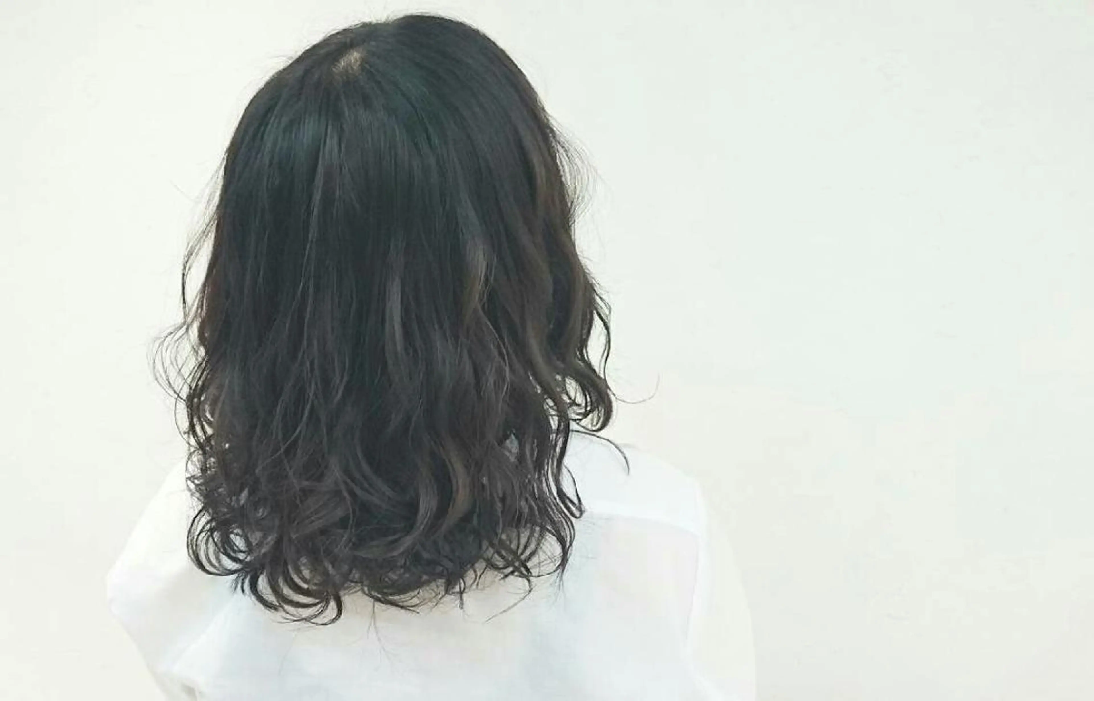 ミディアム ヘアアレンジ 透明感ハイライト◎ 伊藤夏海のヘアスタイル