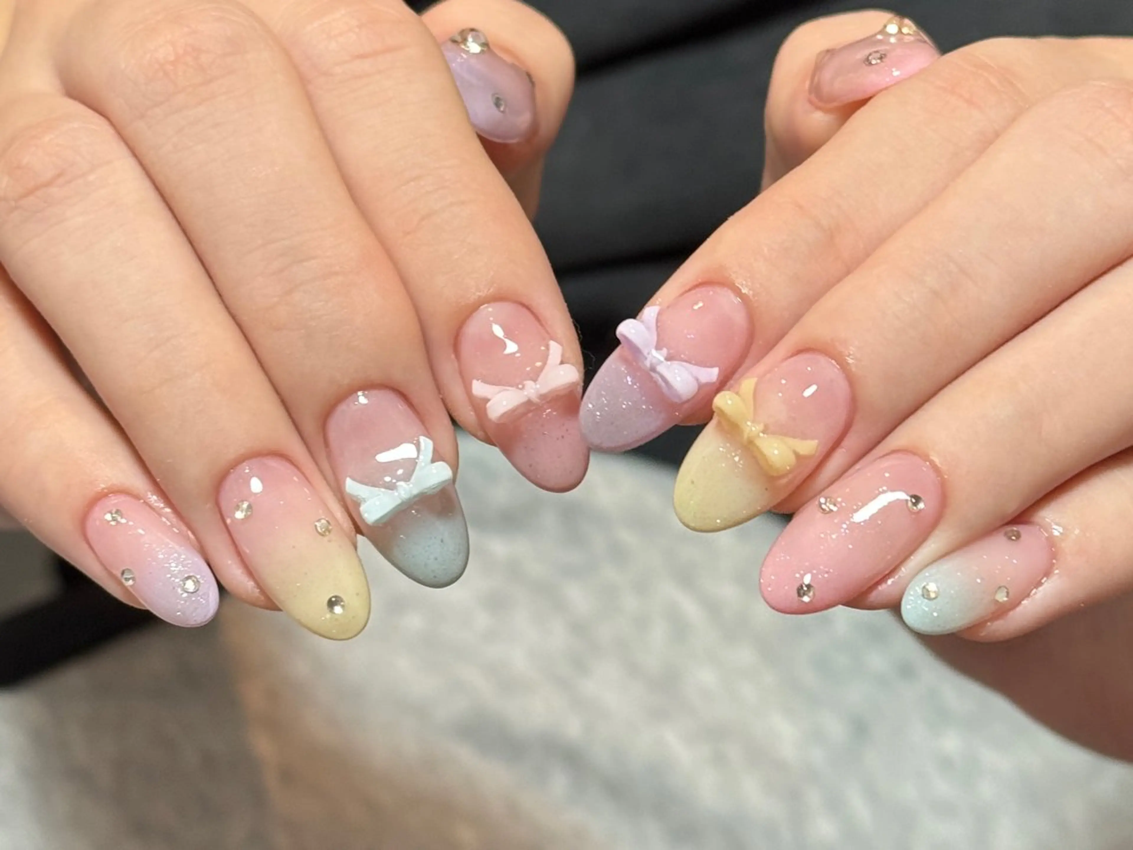 ネイル オーロラネイル 長さ出し フレンチネイル ジェルネイル ガラスフレンチ ハンドネイル Rela・S NAILのネイルデザイン