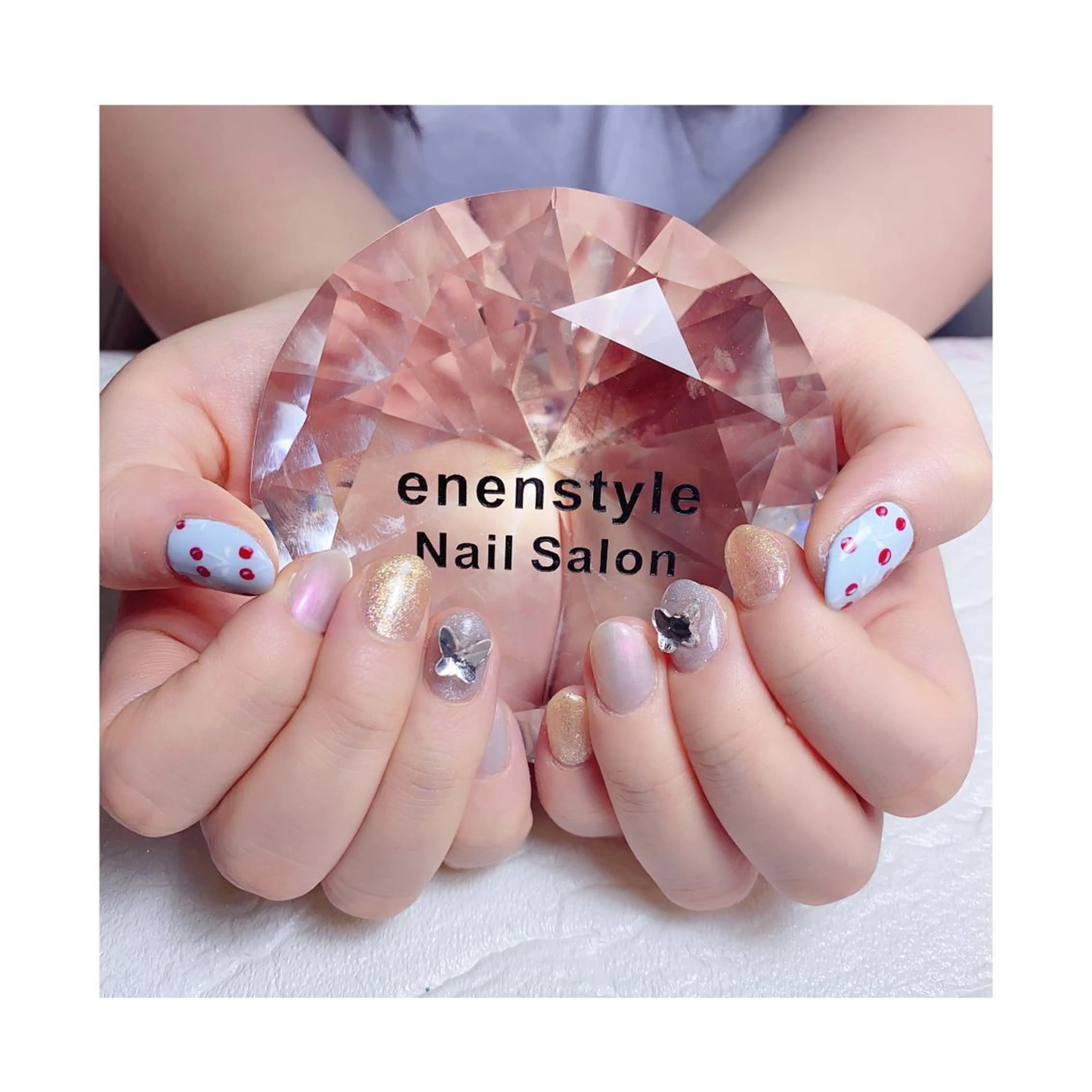 ミディアム ネイル ジェルネイル ニュアンスネイル オフィスネイル ワンカラーネイル パラジェル ハンドネイル 👑enen style👑のネイルデザイン