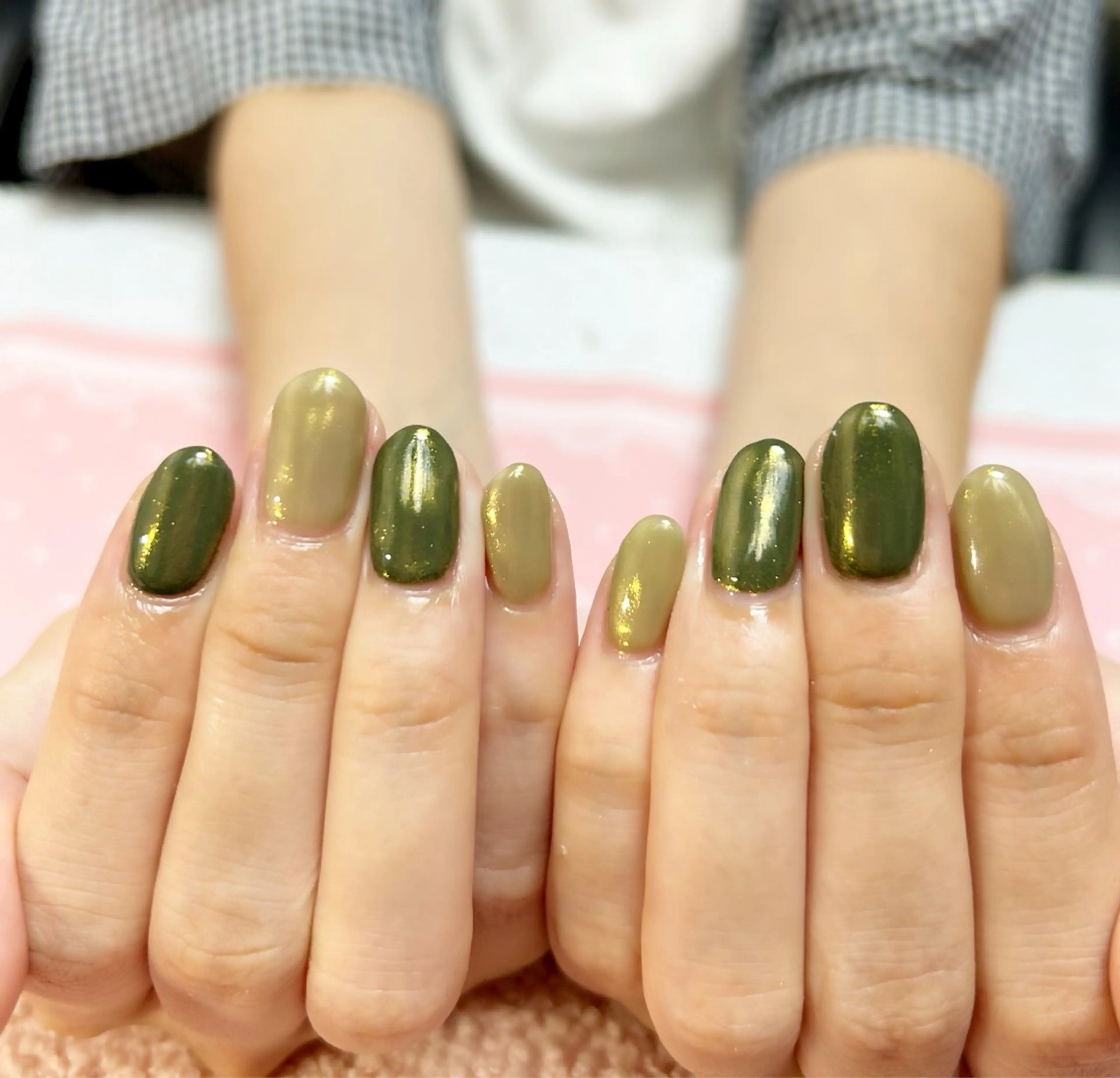 ネイル ミラーネイル ＧＬAD グラットのネイルデザイン