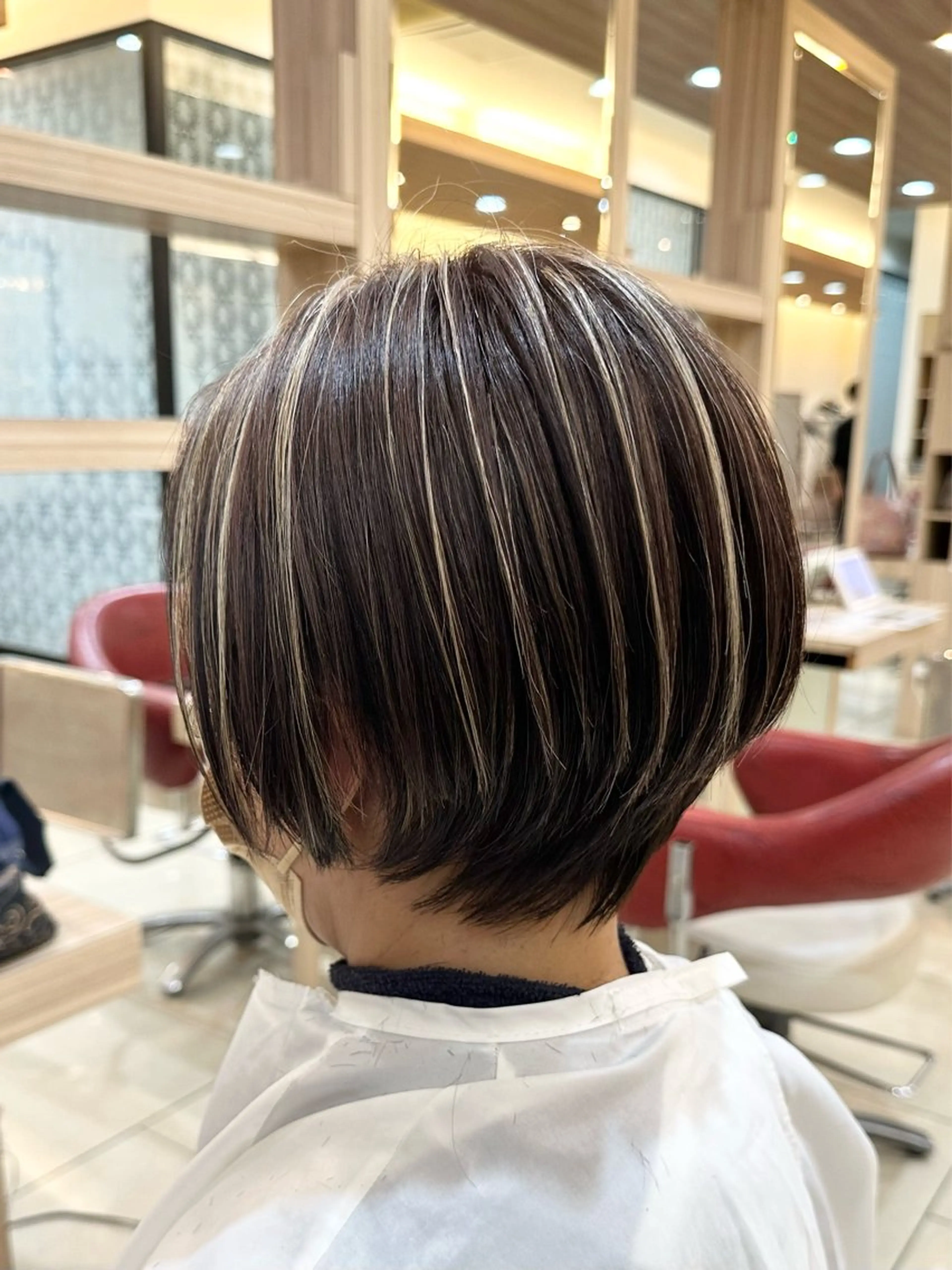 ショート カラー フェザー/波巻き 雫石大夢のヘアスタイル