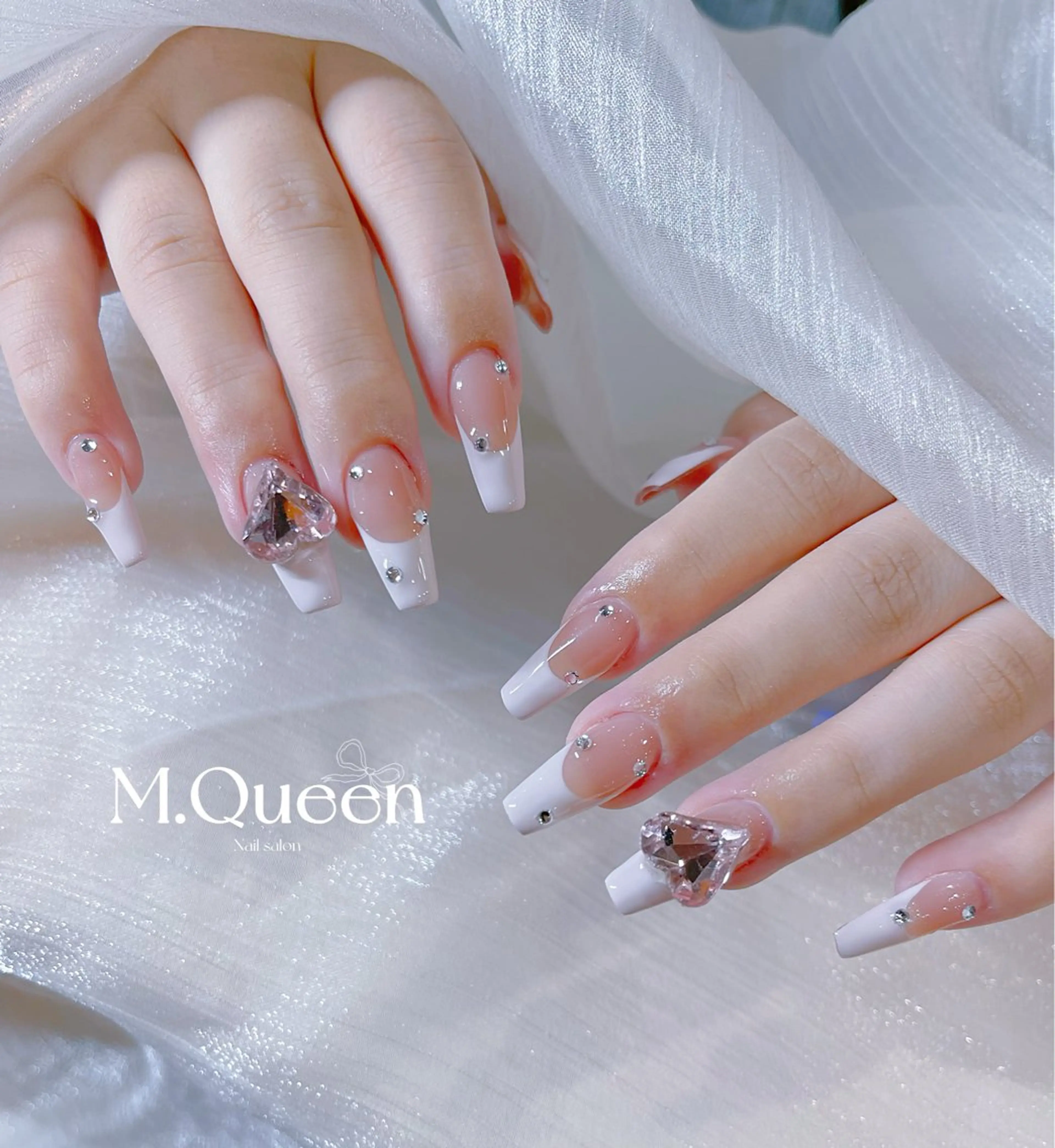 ネイル MQueen ネイルサロンマルのネイルデザイン
