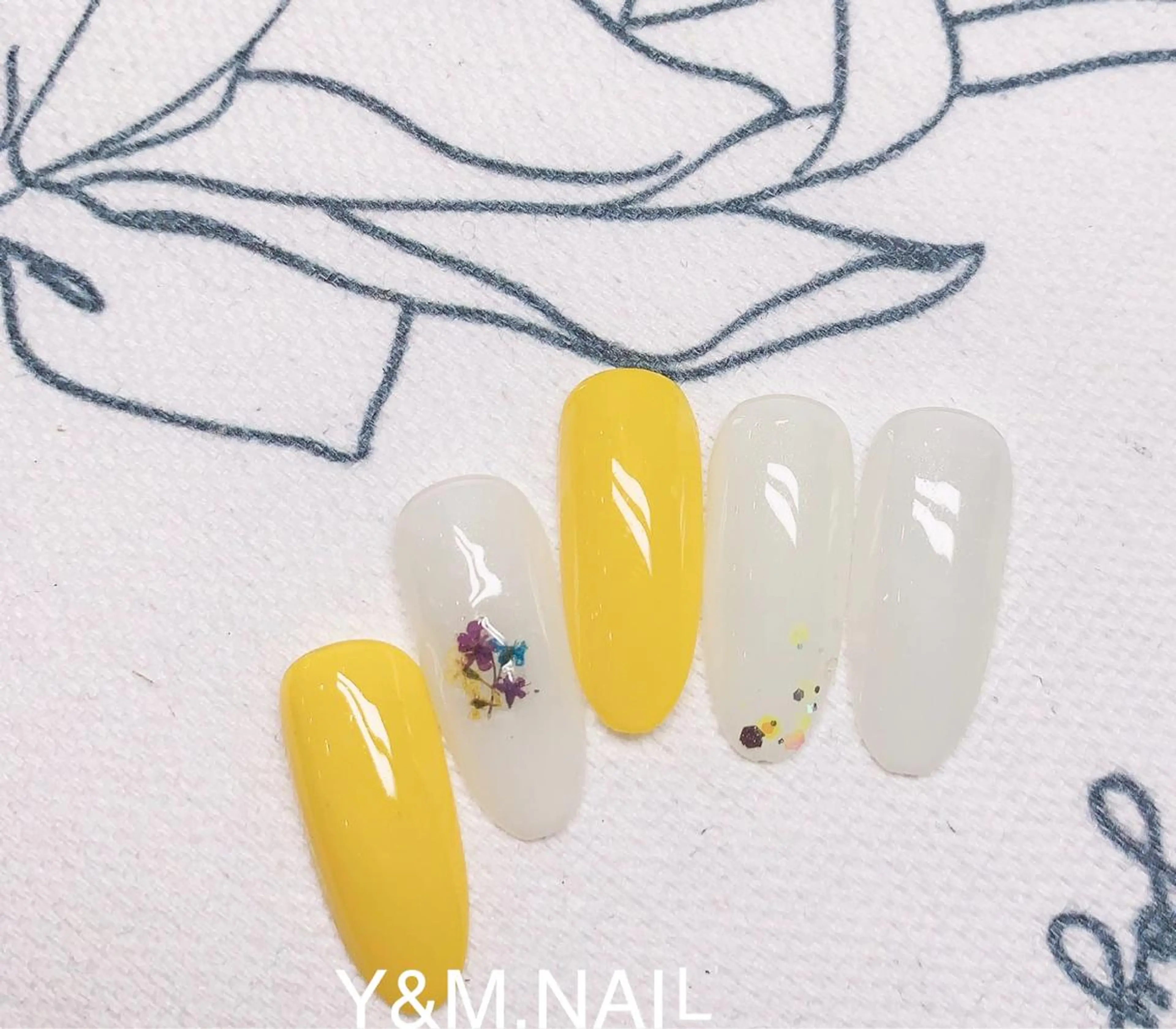 カラー ネイル オフィスネイル シンプルネイル Ui_Amor (パラジェル)のネイルデザイン