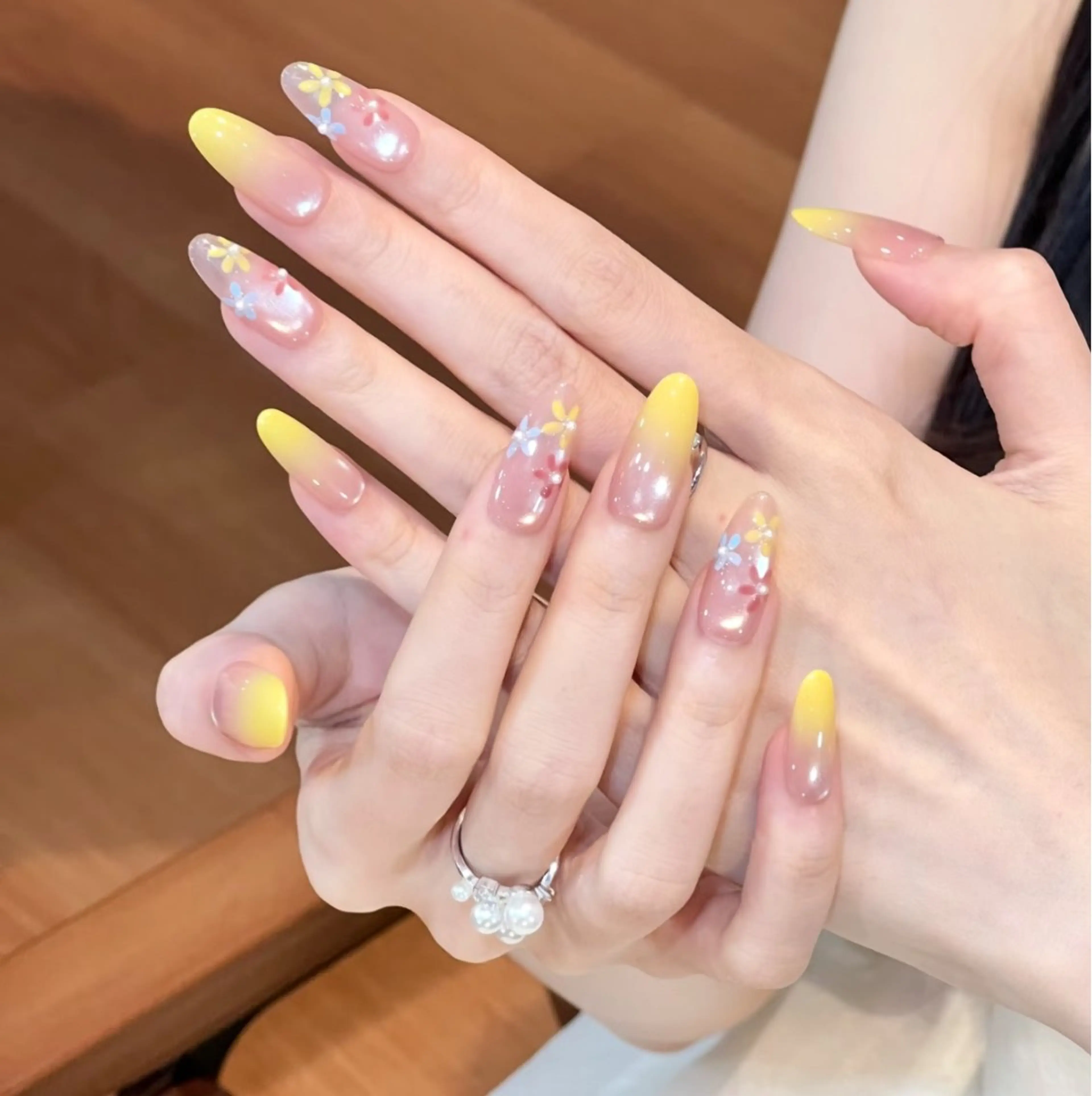 ネイル バ ヤリカクのネイルデザイン