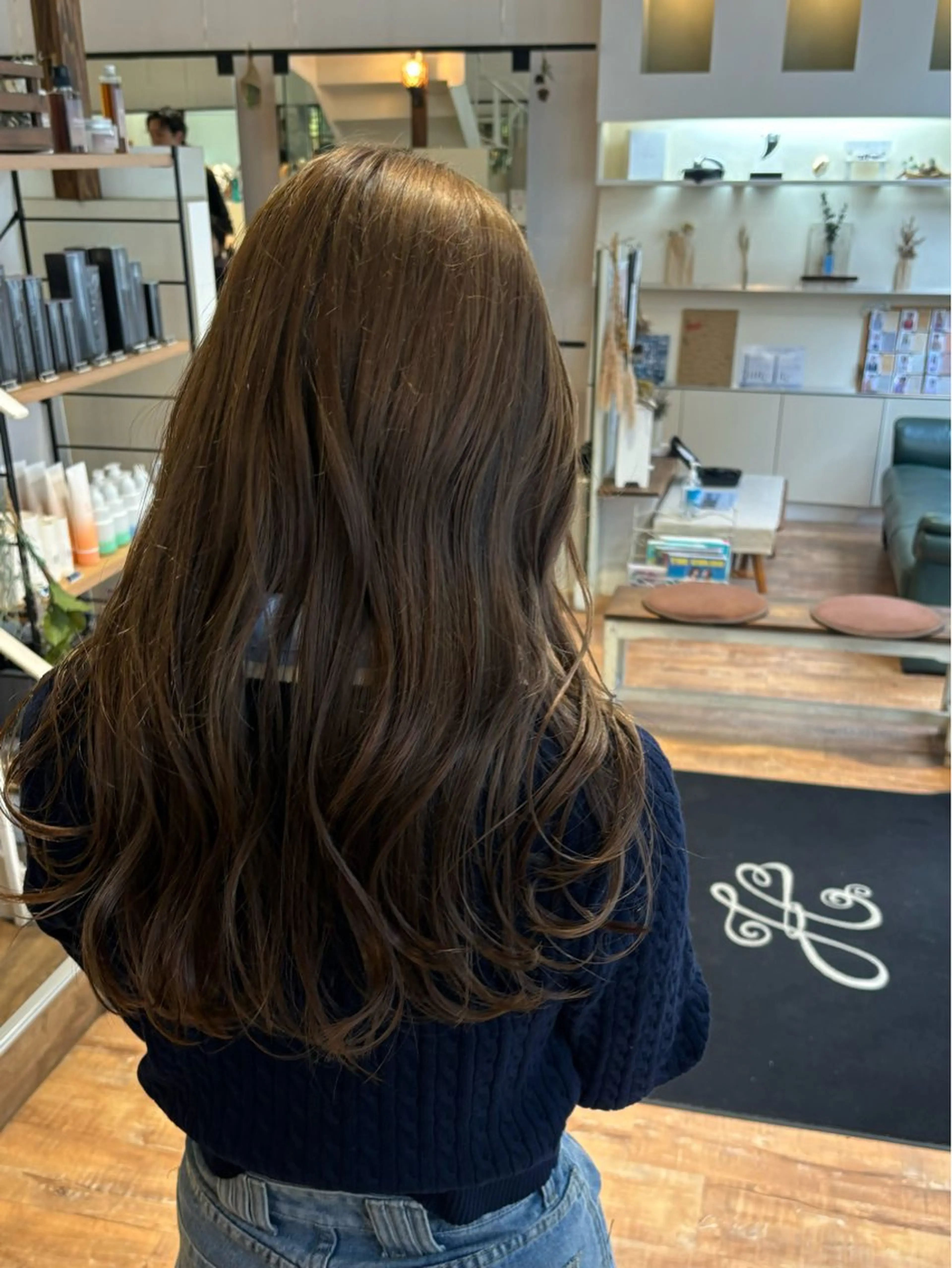 カラー Hip's eyes meiのヘアスタイル