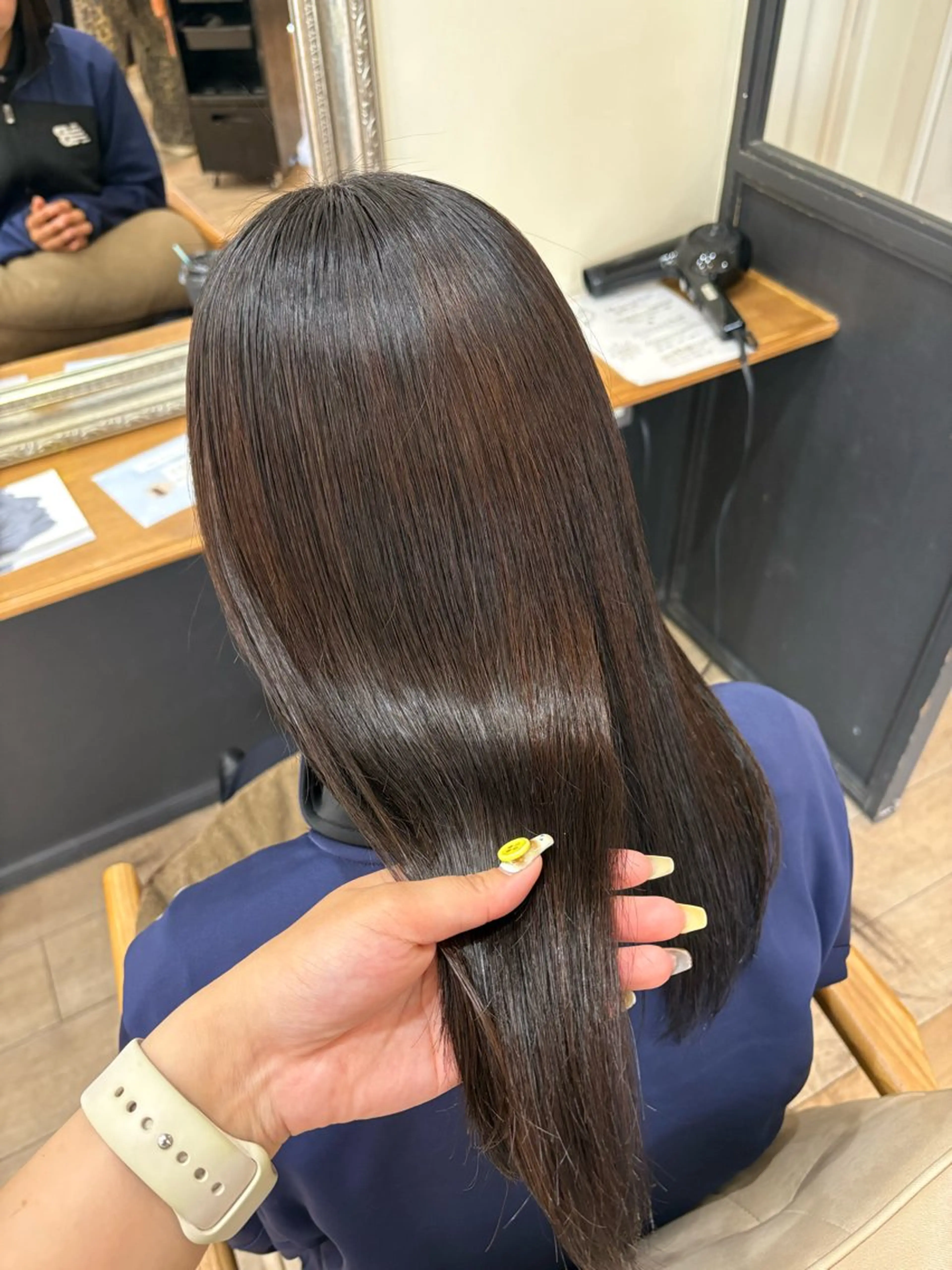 セミロング パーマ カット 縮毛矯正 しおり🍬 KOKORO🤍のヘアスタイル
