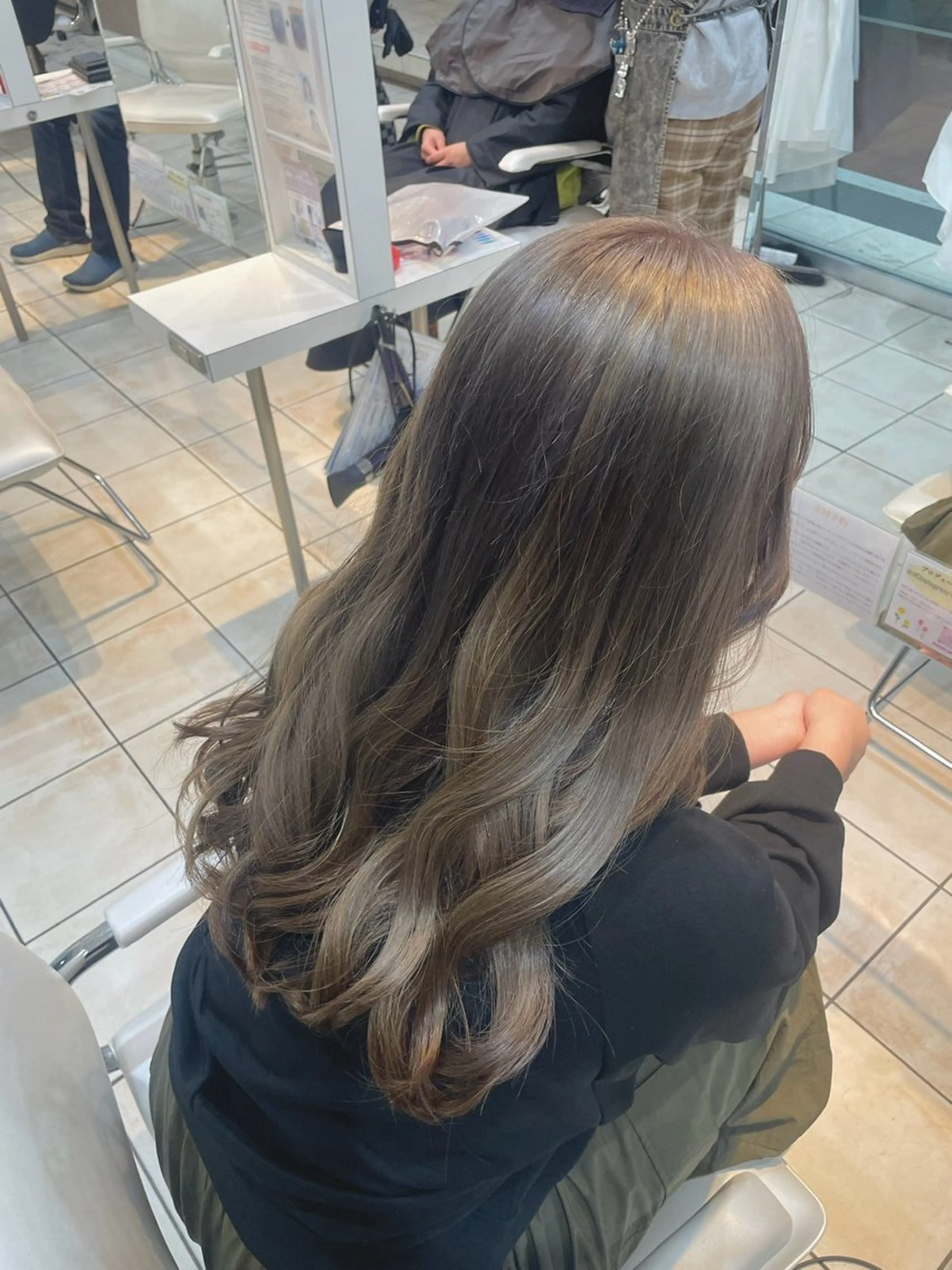 ロング カラー ブリーチ/ヘアセット 【𝙍𝙞𝙣𝙤】のヘアスタイル