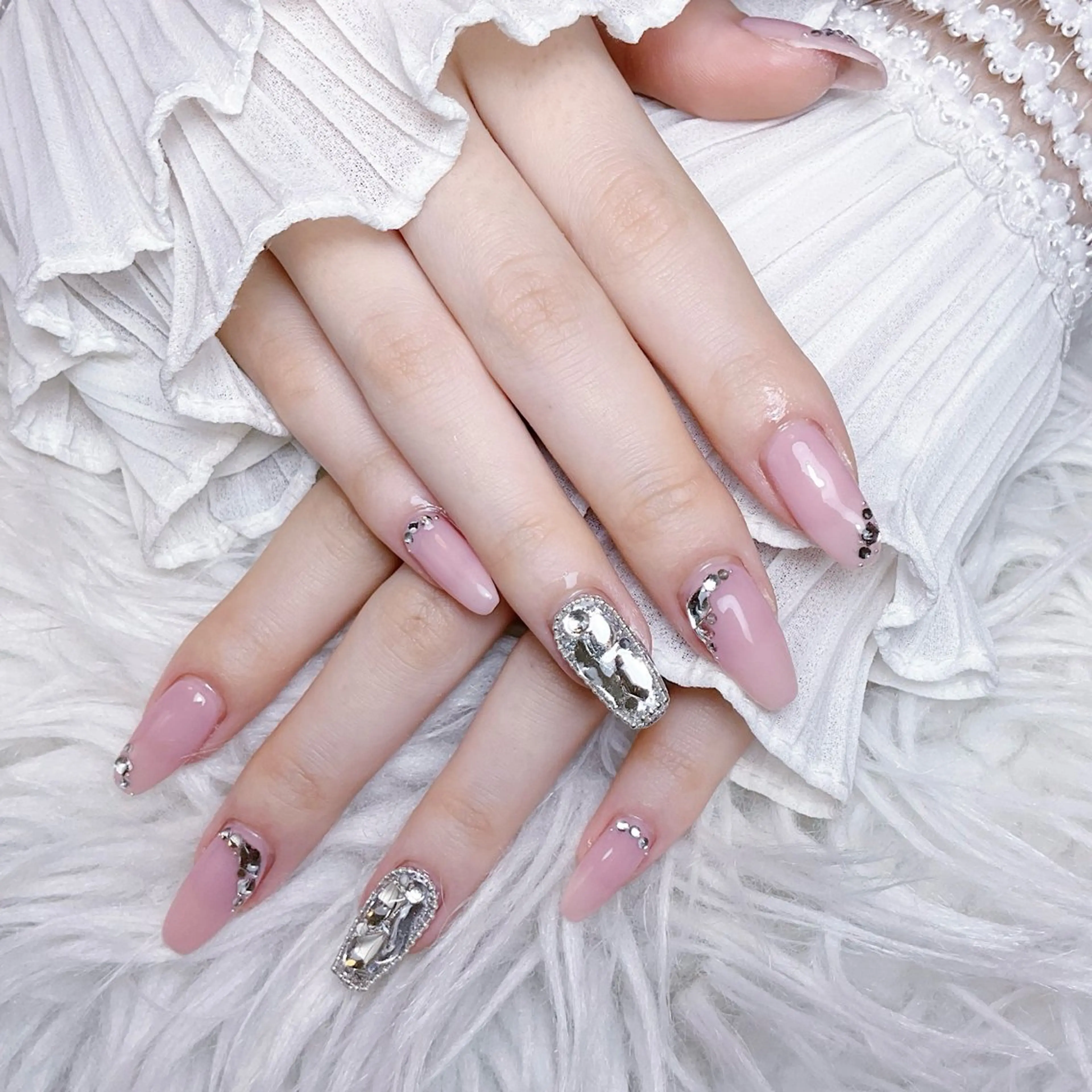 ネイル ハンドネイル 🍭Yun nail hyejin🌸のネイルデザイン