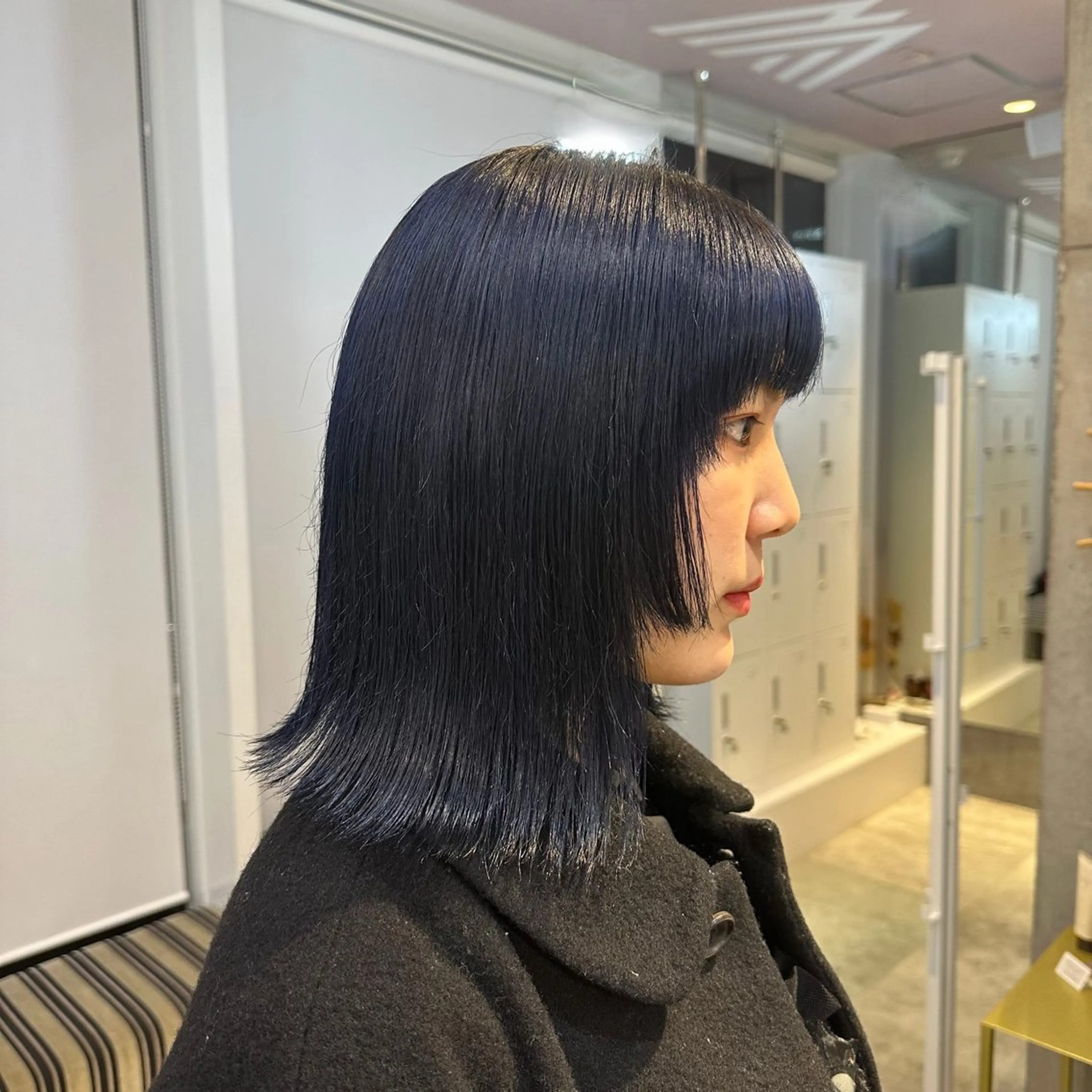 ミディアム カラー ブリーチ ネイビーカラー さとう あやかのヘアスタイル