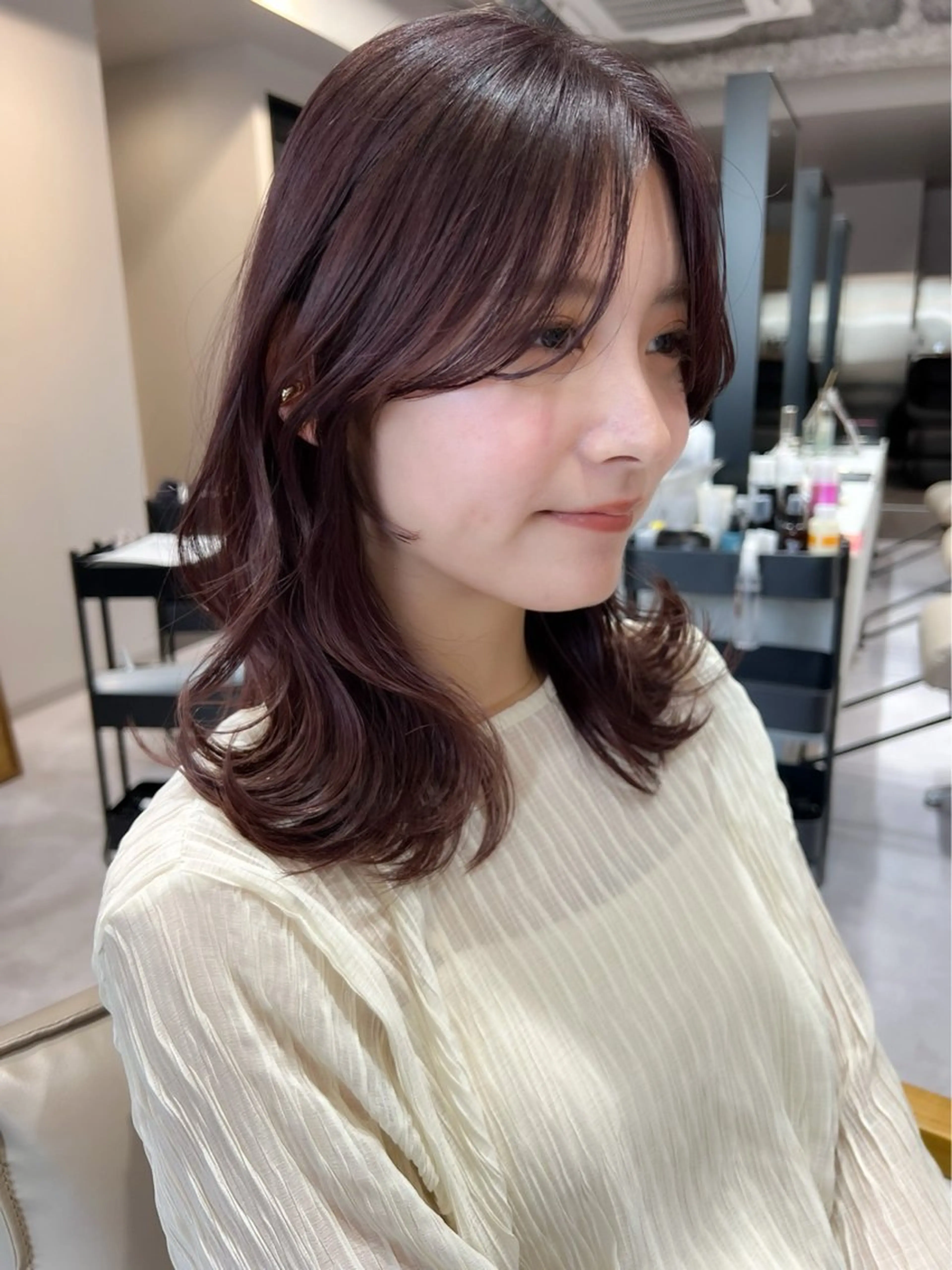 セミロング 立川艶カラー🪄｜ レイヤー｜Mayuのヘアスタイル