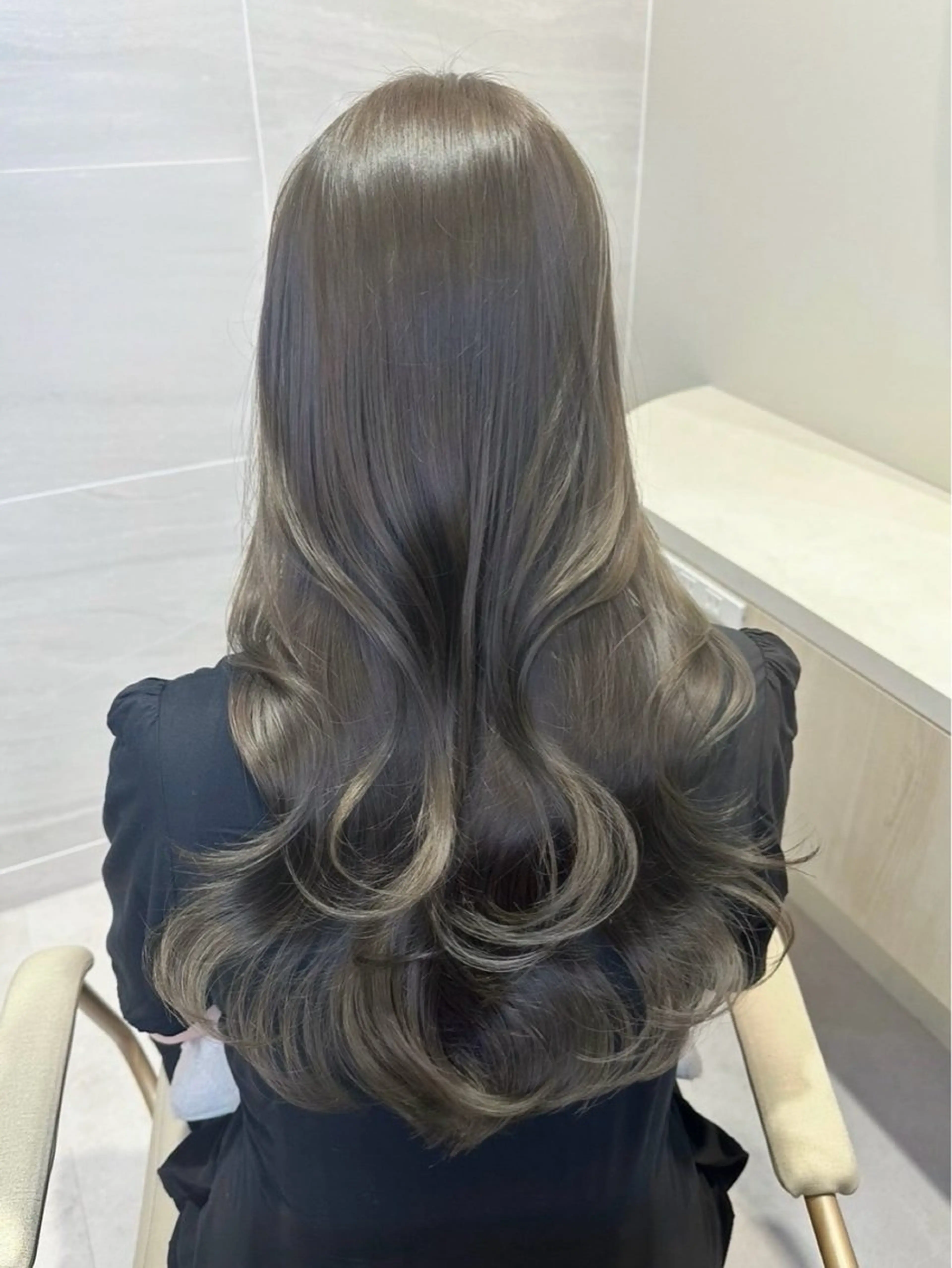 ロング カラー アッシュ アッシュグレー アッシュグレージュ グレージュ イルミナカラー カット ヘアカラー トリートメント 透明感カラー🌿 グレージュ🐺陽介のヘアスタイル