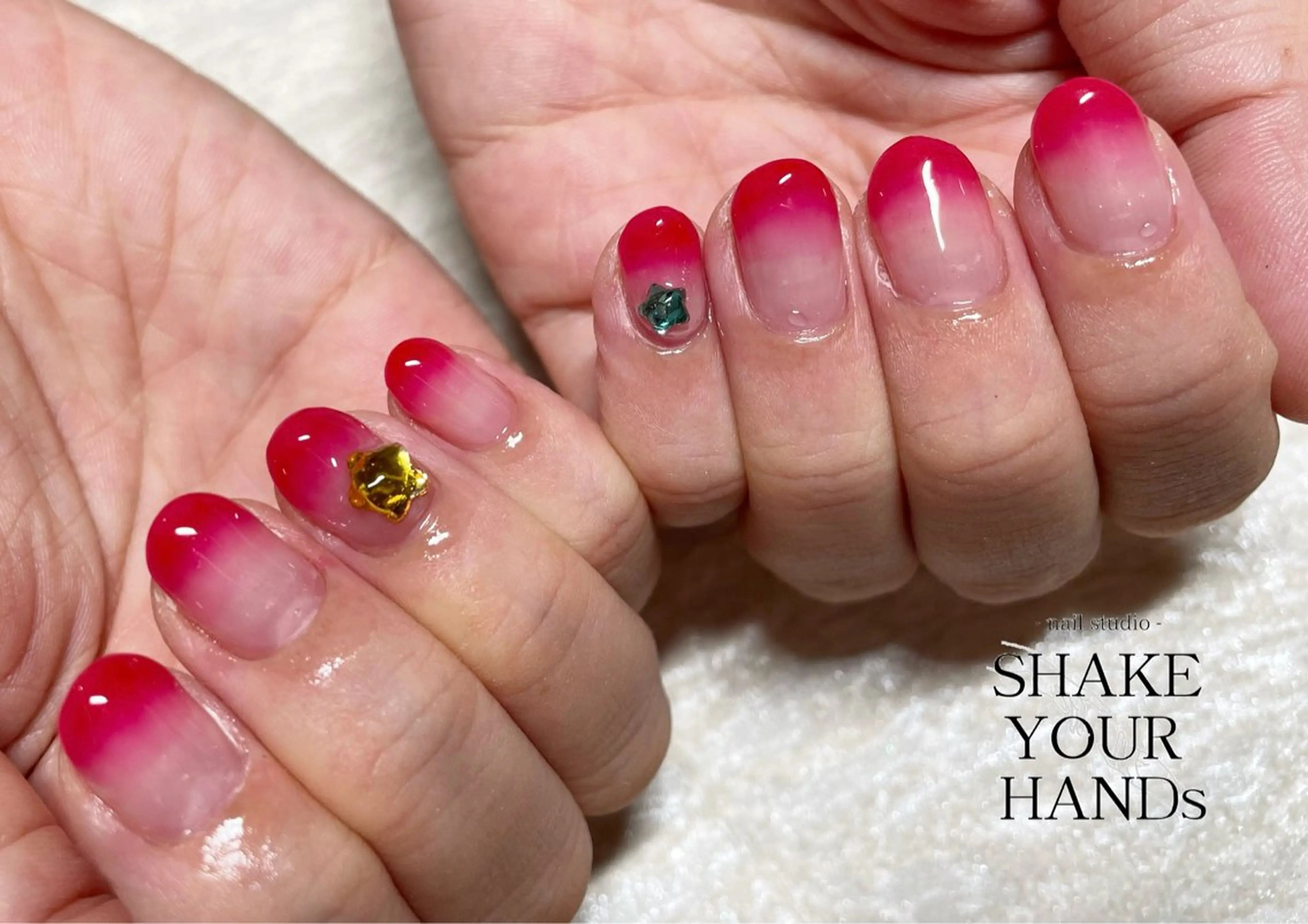 ネイル ネイルスタジオ シェイクユアハンズのネイルデザイン