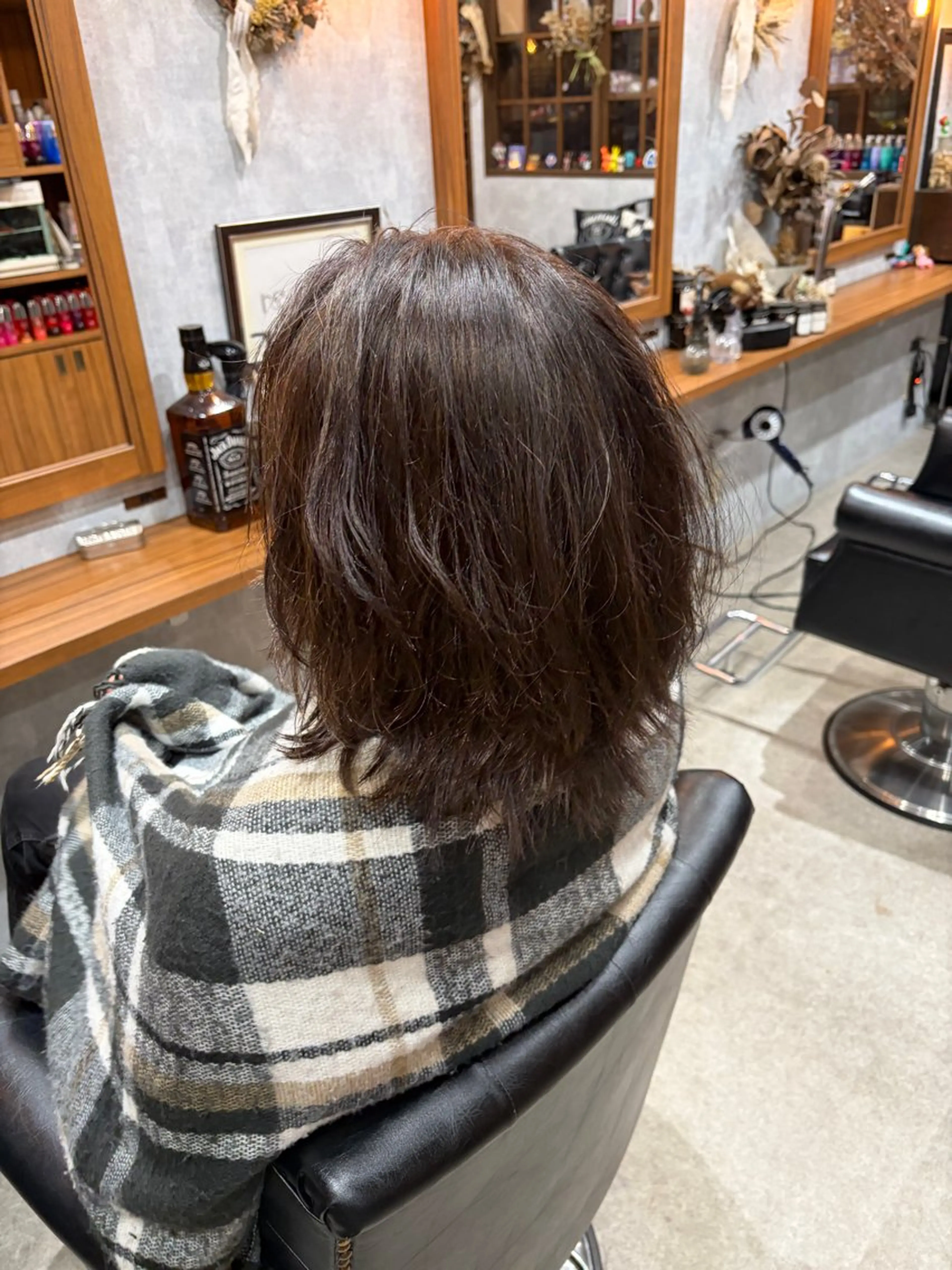 カラー グレージュ 今枝莉菜 上品なツヤカラーのヘアスタイル
