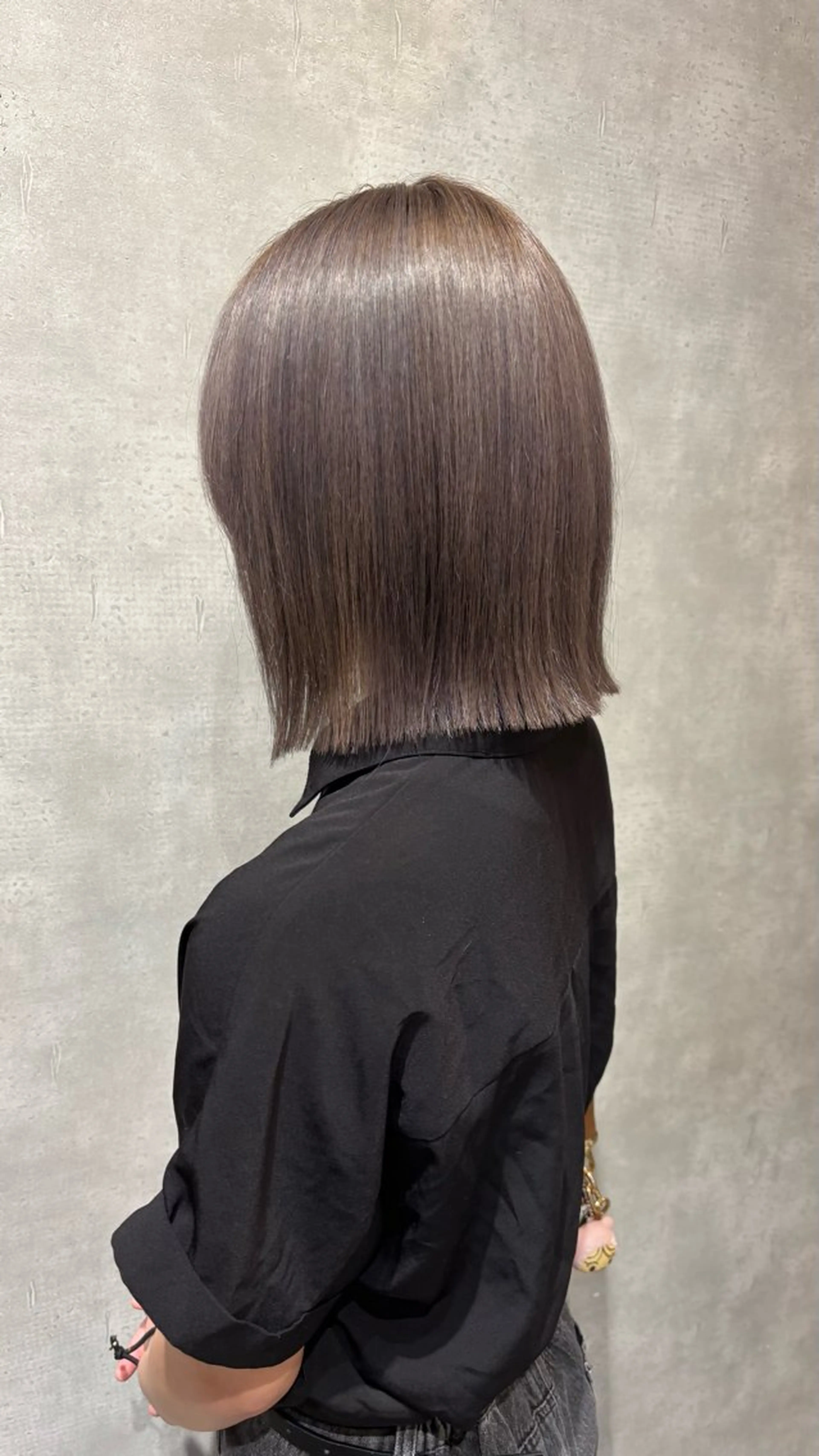 ミディアム ヘアカラー chic 渡辺 桃羽のヘアスタイル