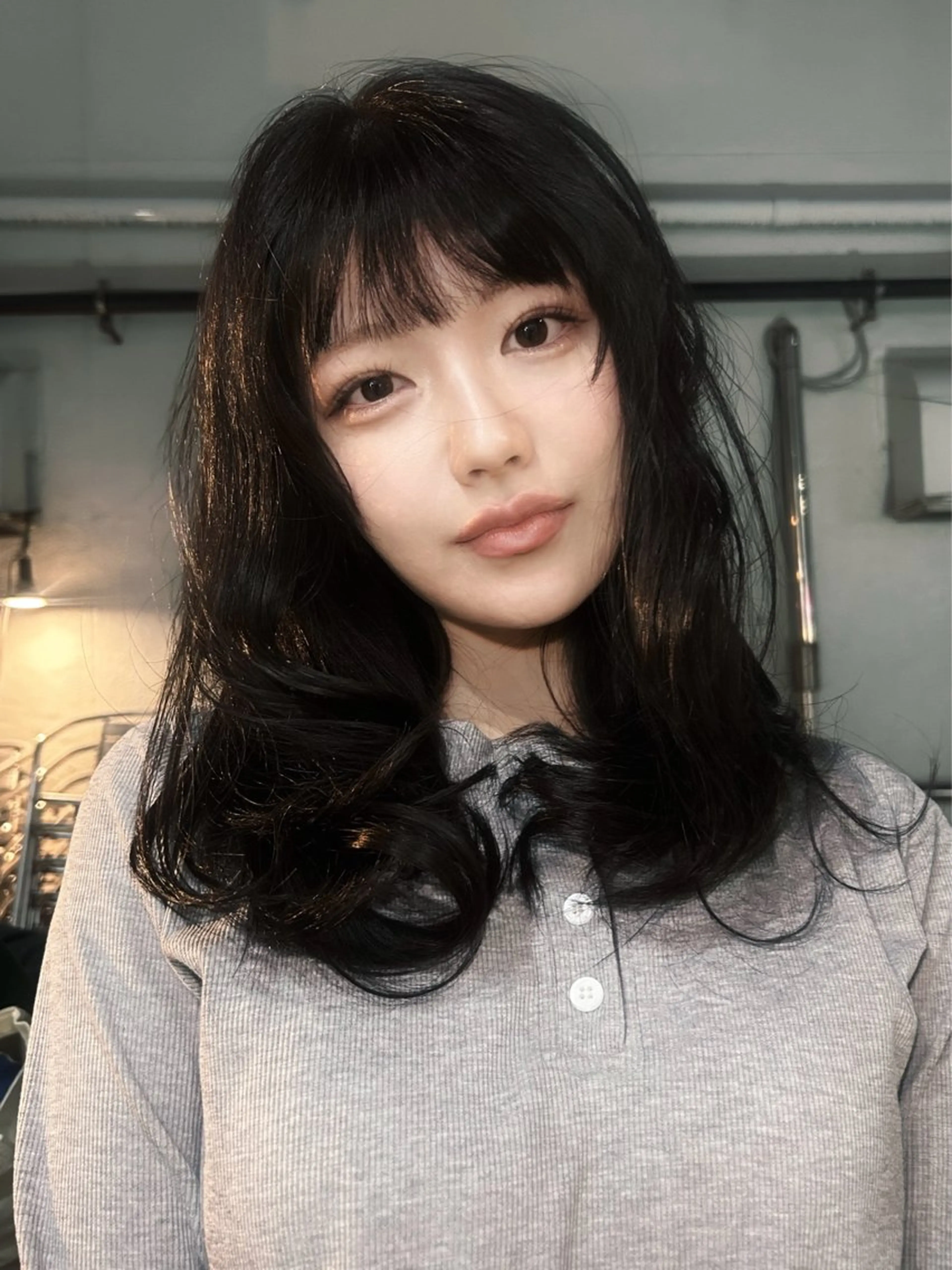 セミロング カラー 透明感カラー ダークグレー ダークグレージュ グレージュ レイヤーカット 🪽デザインカラー/ ブリーチ/陽向🪽のヘアスタイル