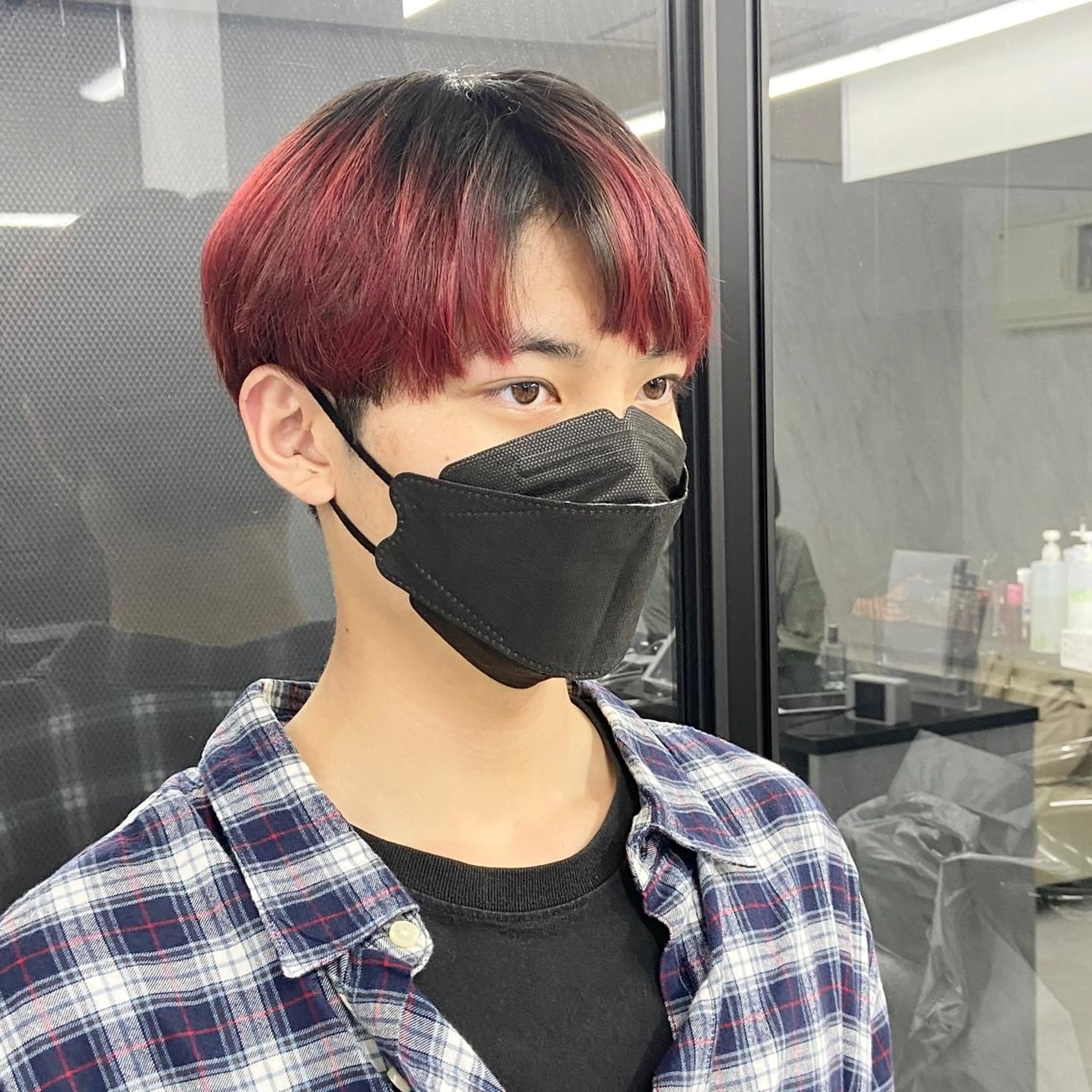 ショート カラー メンズ メンズハイトーン ハイトーンカラー ヘアカラー トリートメント ミルボンAujua認定サロン Ria  OSAKA 梅田所属・メンズ特化/ マンツーマン/Ryuのヘアスタイル