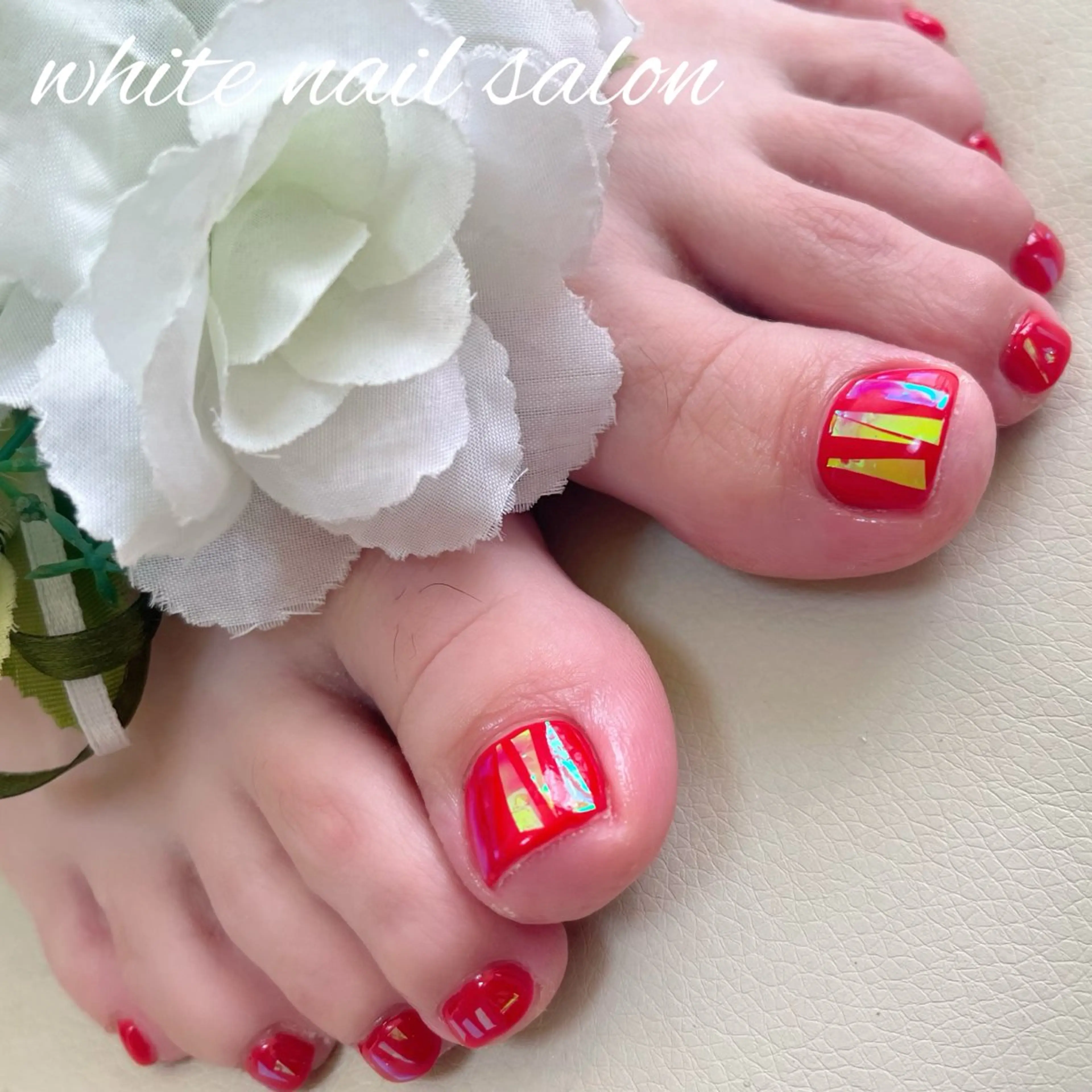 ネイル ラメ(グリッター) フットネイル white nail salonのネイルデザイン