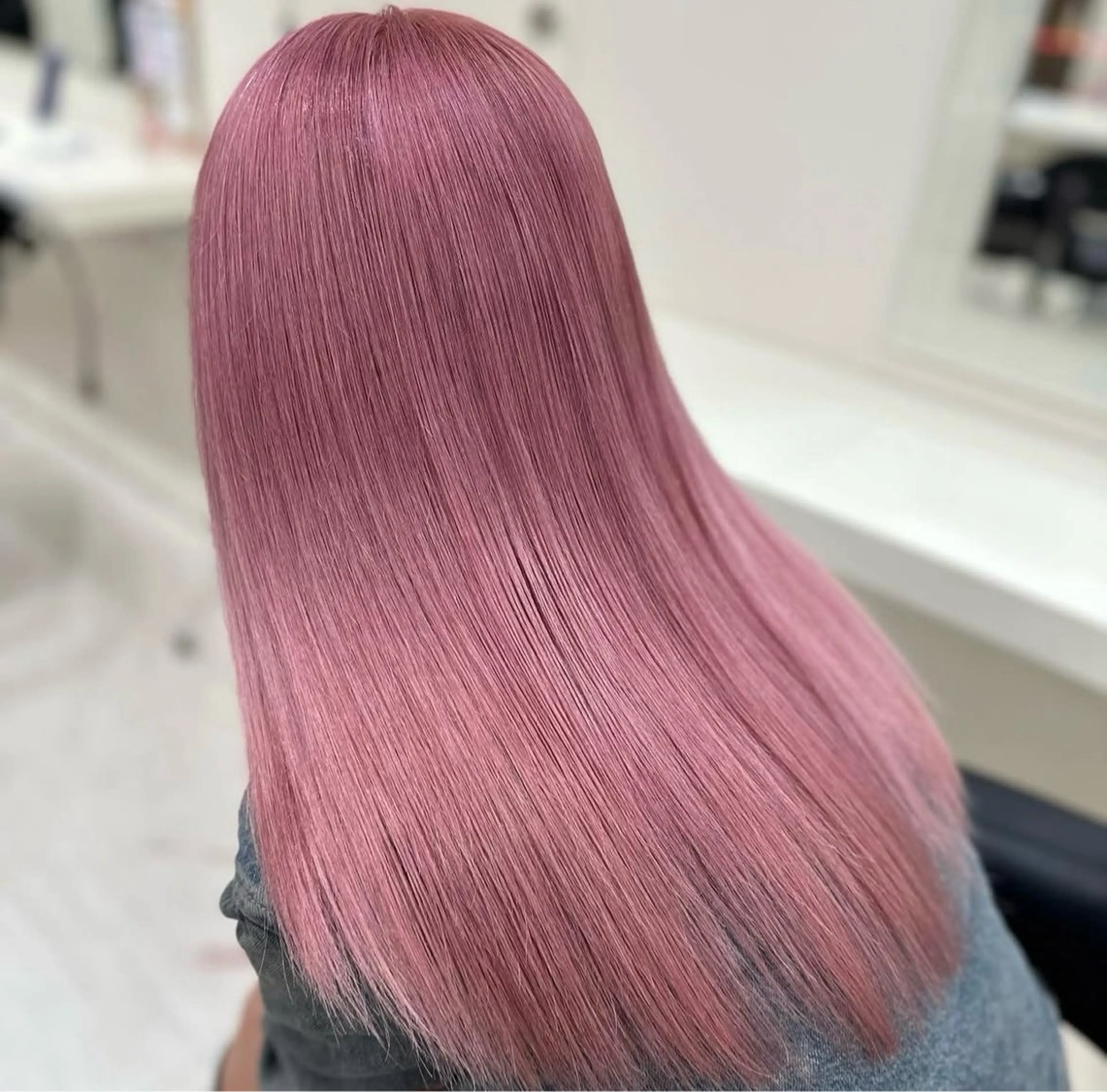 ミディアム カラー ヘアアレンジ ヘアカラー 韓国レイヤー＆ピンク 艶髪🩶maikoのヘアスタイル