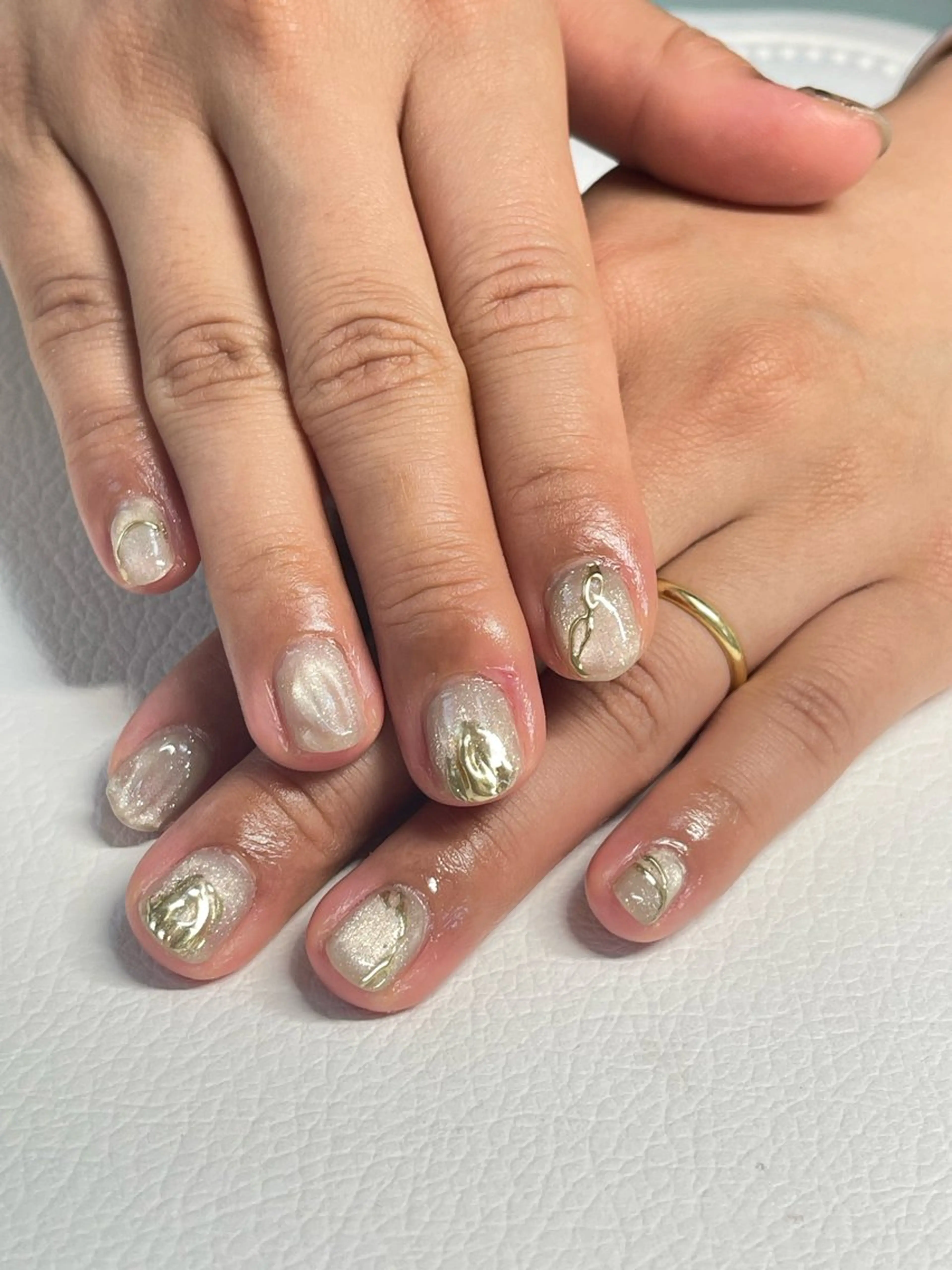 ネイル アートネイル ゴールド キラキラネイル マグネットネイル ミラーネイル Flora nailのネイルデザイン