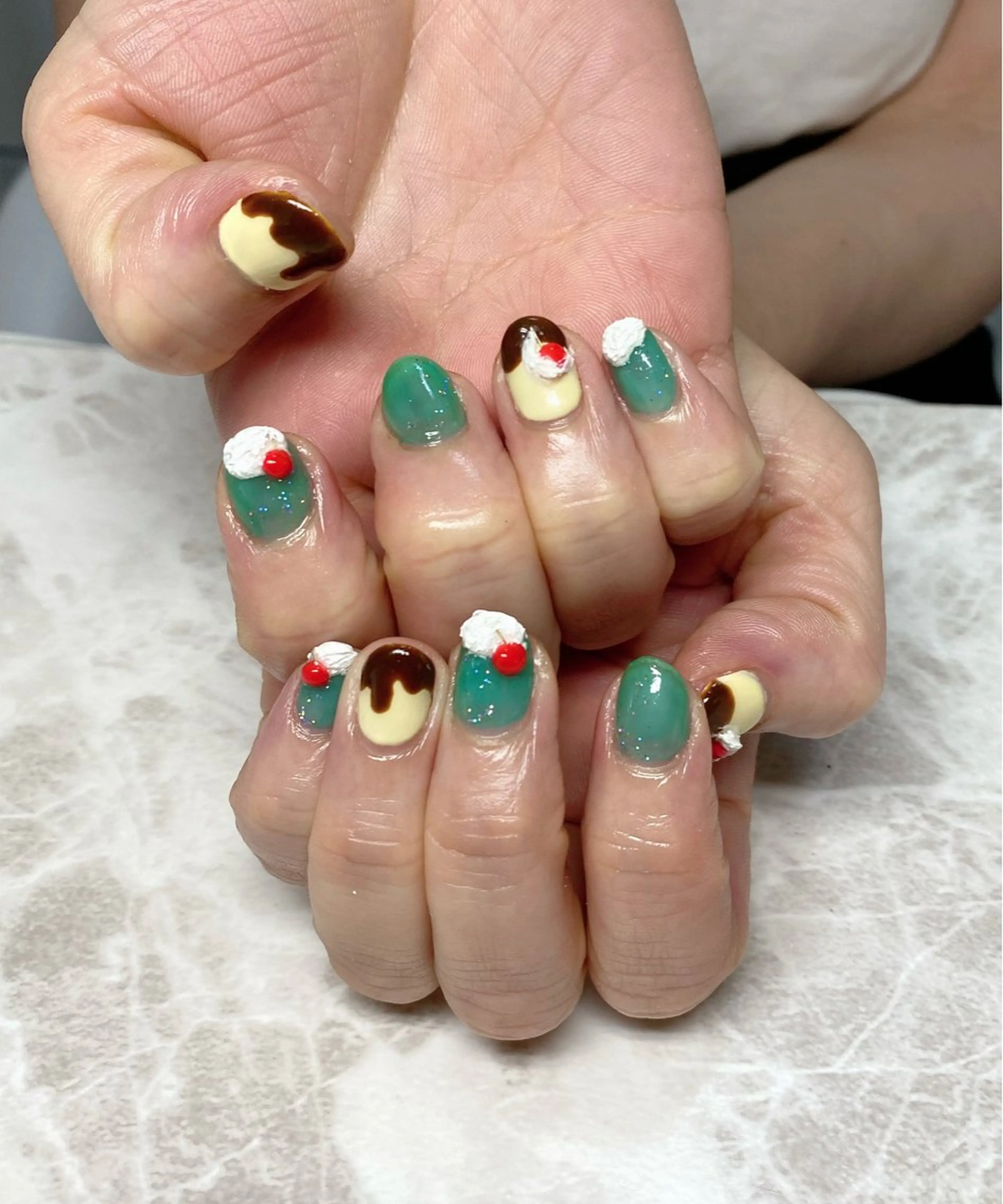 ネイル ハンドネイル ゆぴねいる所属・ゆぴねいる yupinailのネイルデザイン