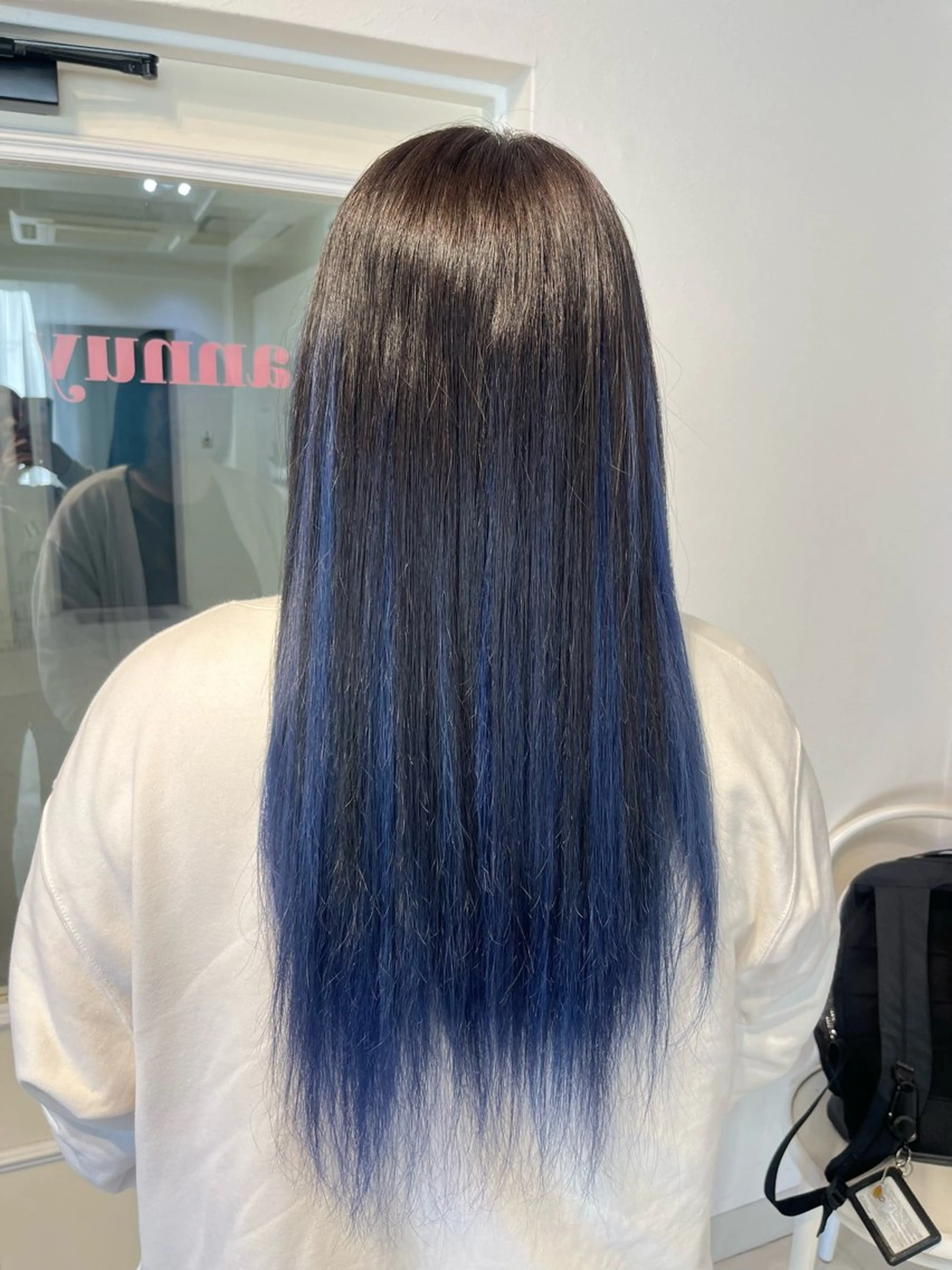 ロング カラー デザインカラー annuy aoiのヘアスタイル