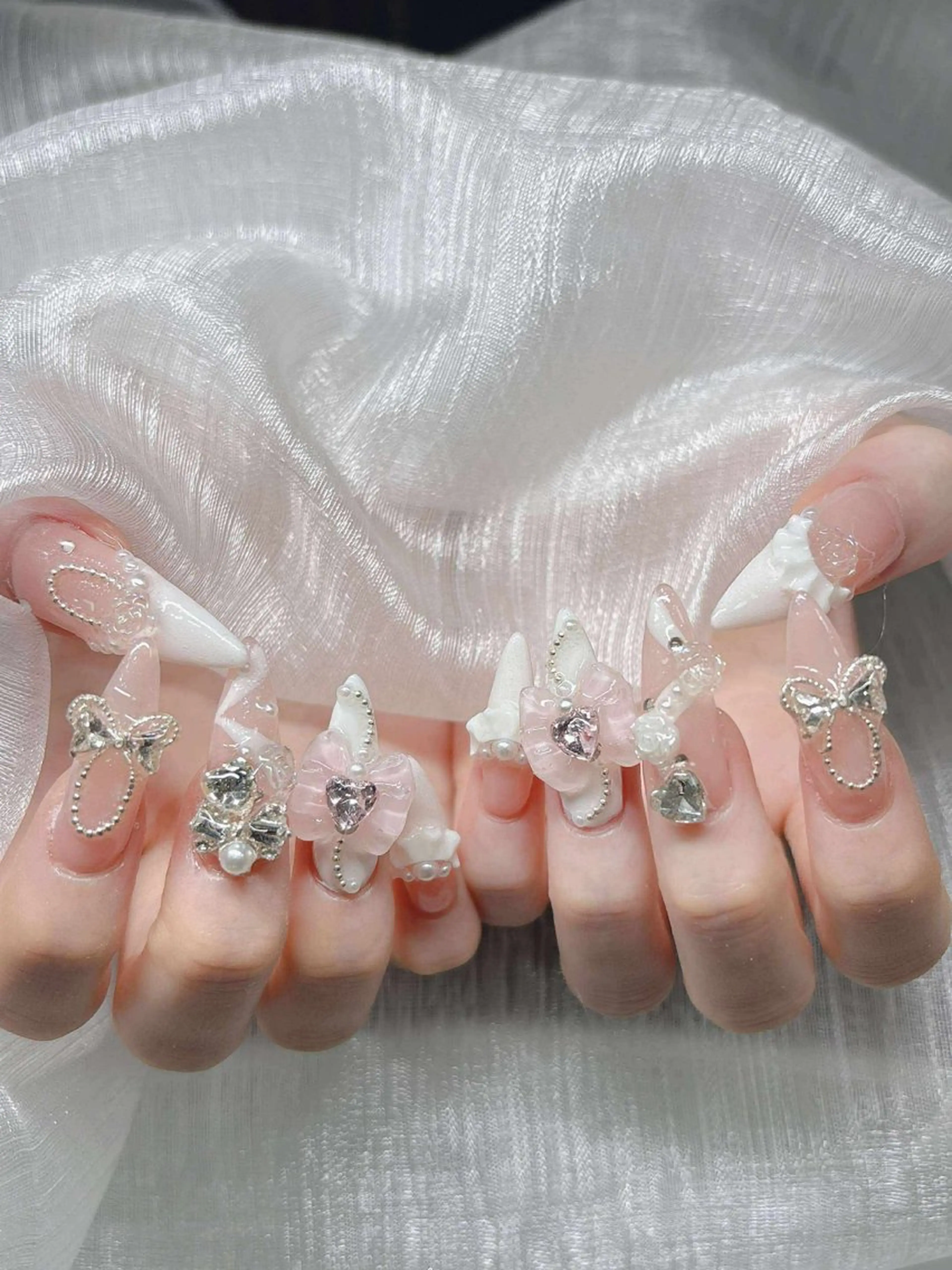 ネイル 長さ出し グラデーション 卒業式 キラキラネイル マグネットネイル ハンドネイル Lee Nailsのネイルデザイン