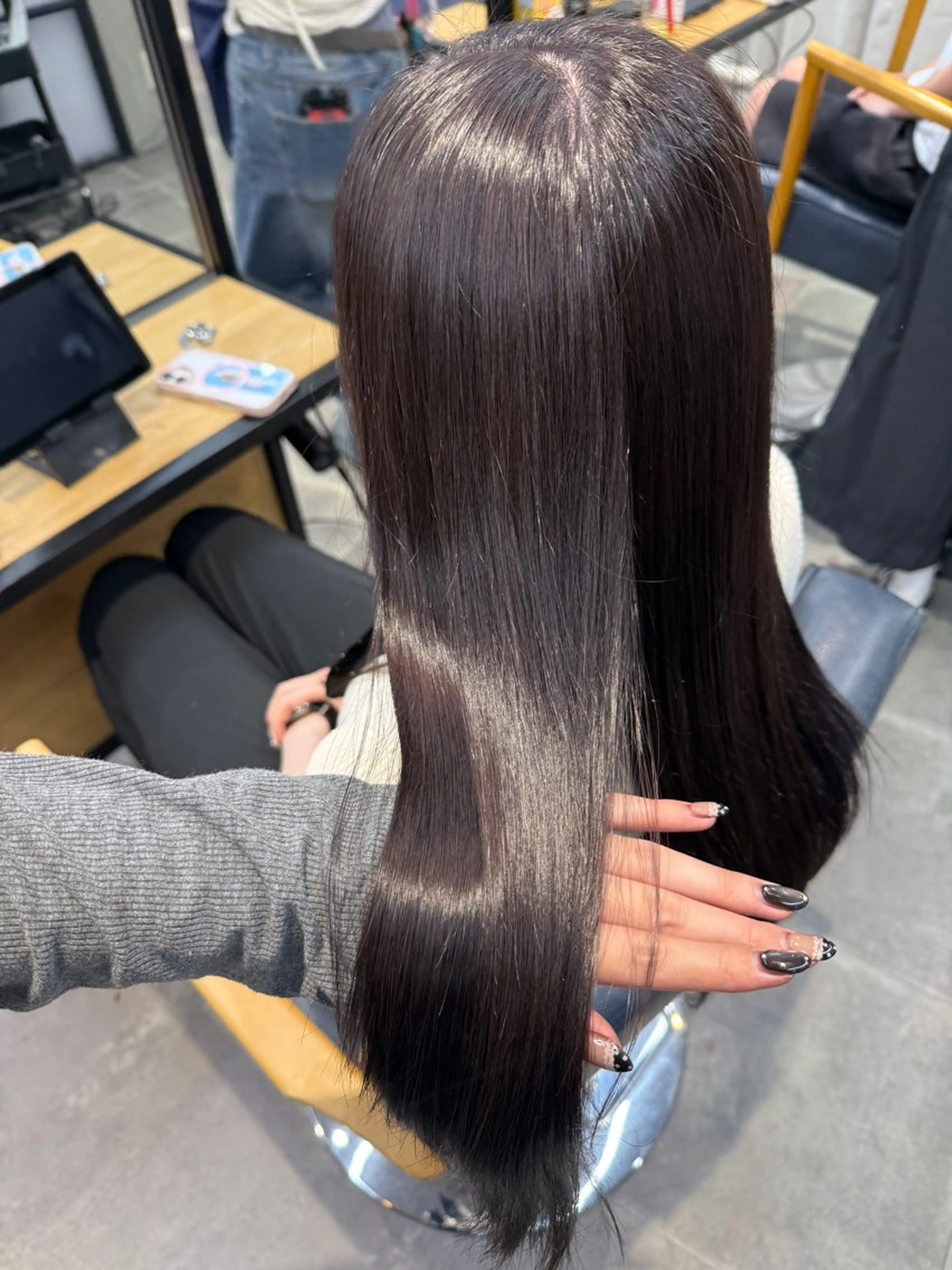 ロング カラー ヘアカラー トリートメント newi梅田🫧韓国 ヘア🫧sakiのヘアスタイル