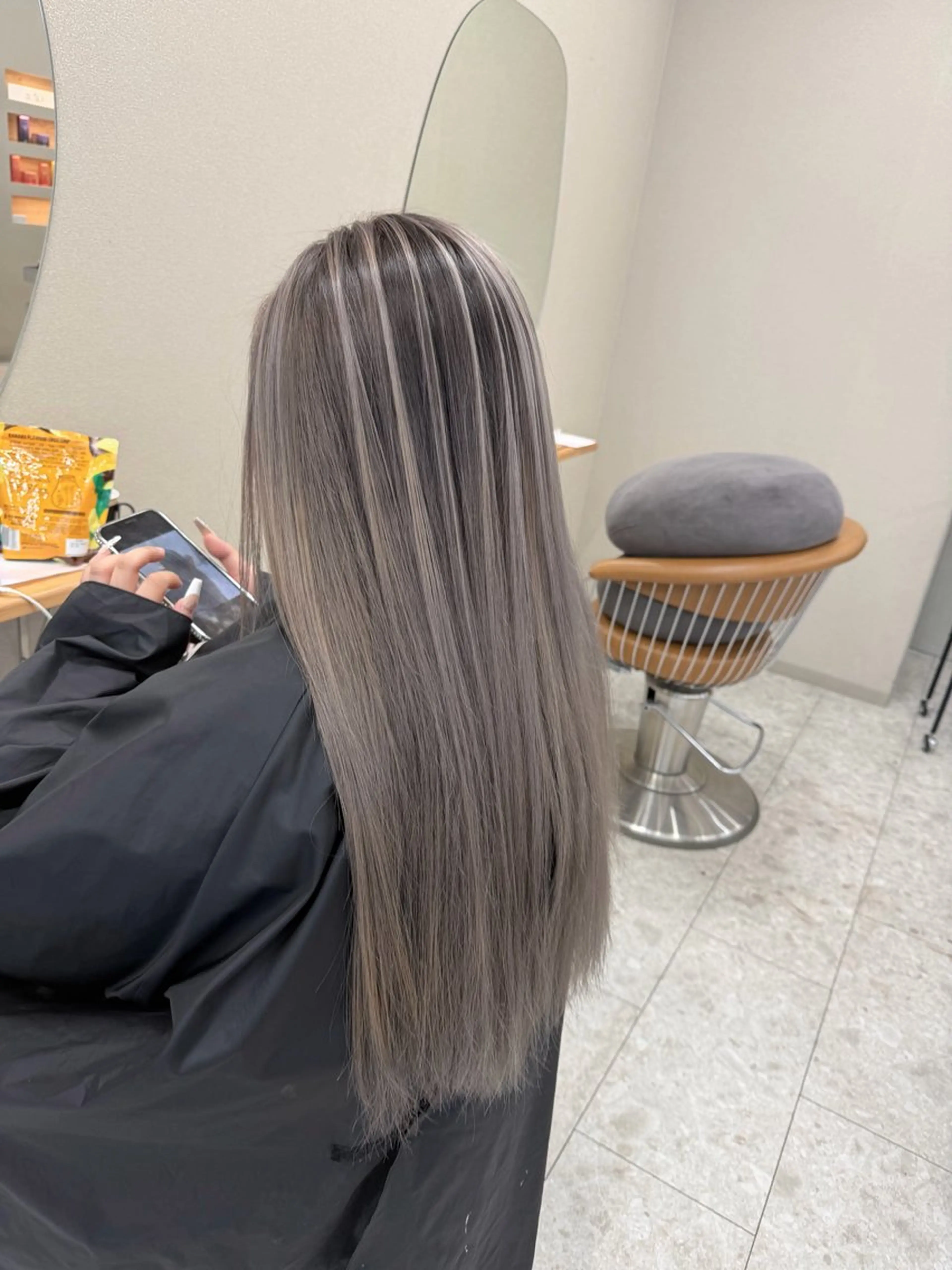 ロング カット ヘアカラー 福田 美波のヘアスタイル