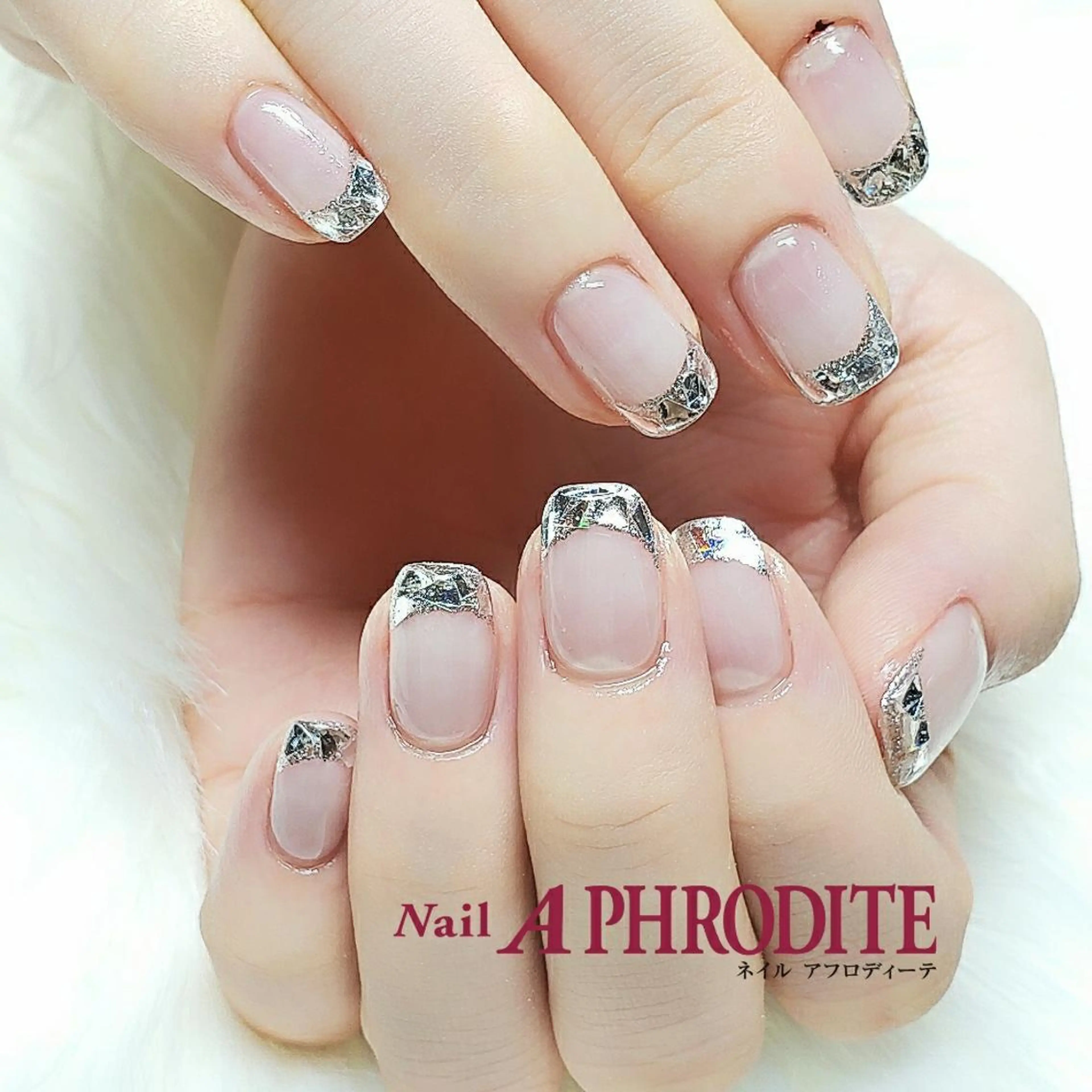 ネイル オーロラネイル クリアネイル ジェルネイル シルバー ソフトジェル ハンドネイル Nail  Aphroditeのネイルデザイン