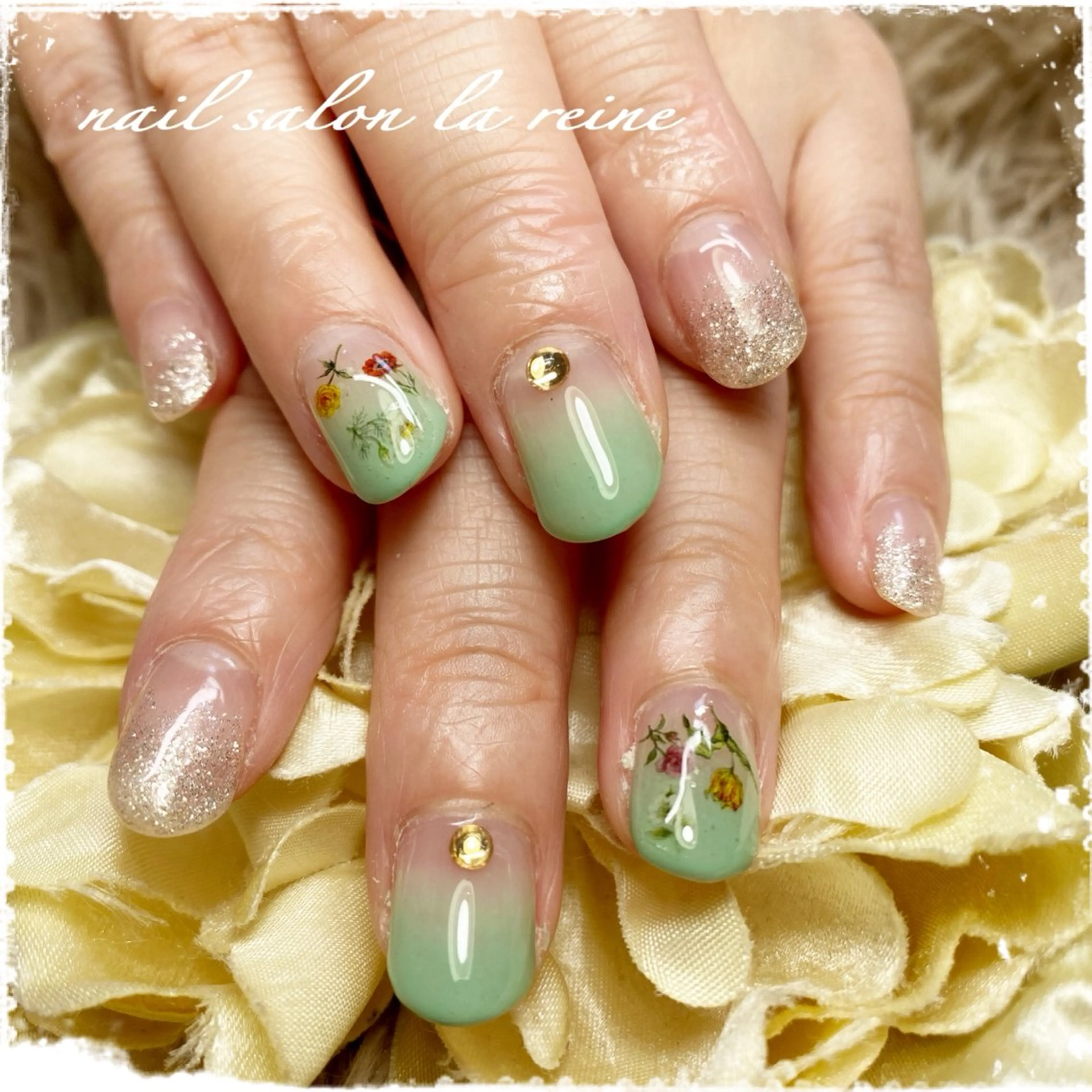 ネイル グリーン ハンドネイル nail salon  la reine所属・nail salon la reineのネイルデザイン
