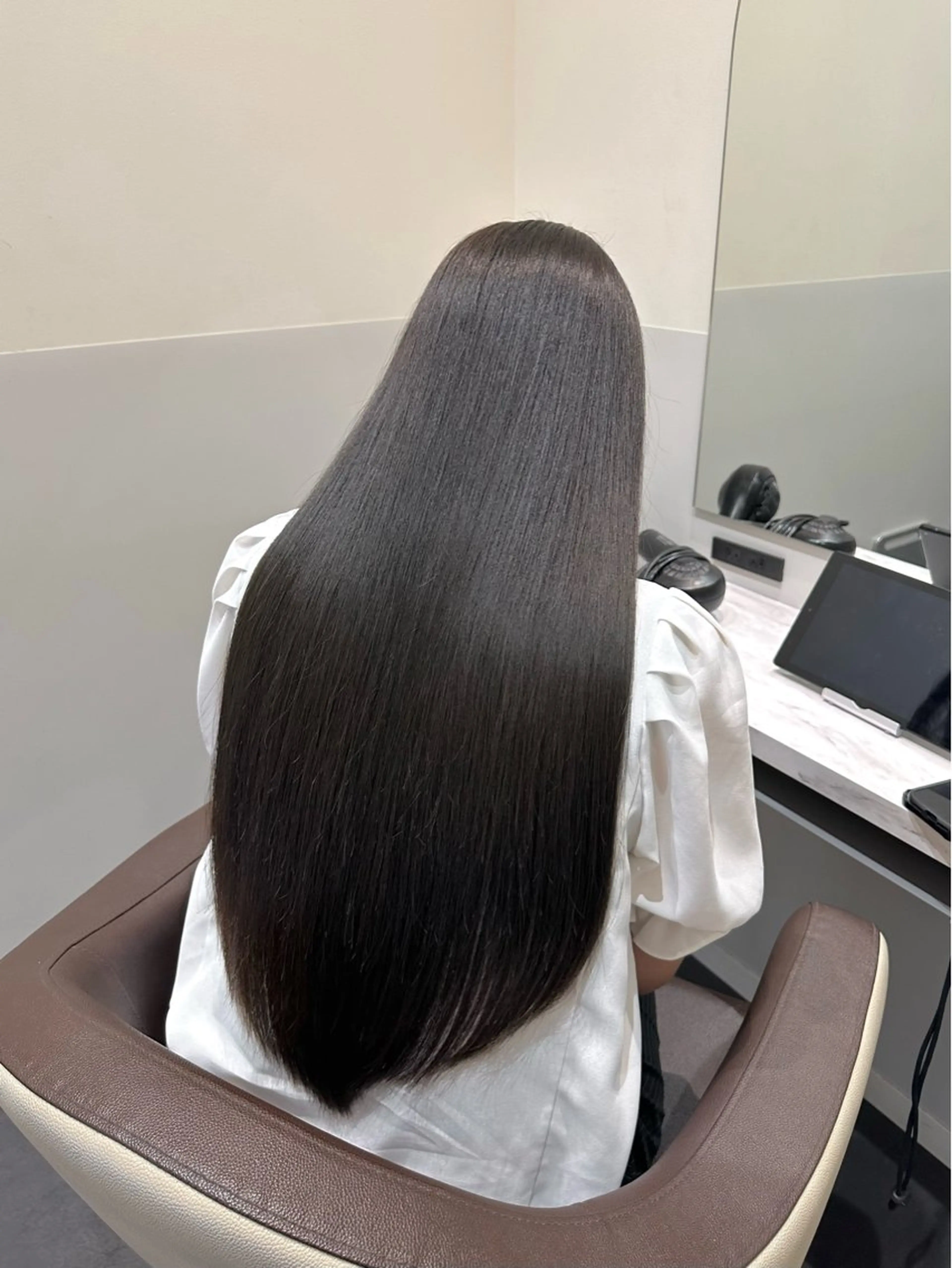 ロング カラー ブリーチ グレージュ ブリーチなしカラー オリーブグレージュ オリーブグレー カット ヘアカラー トリートメント 矢野 晃平のヘアスタイル