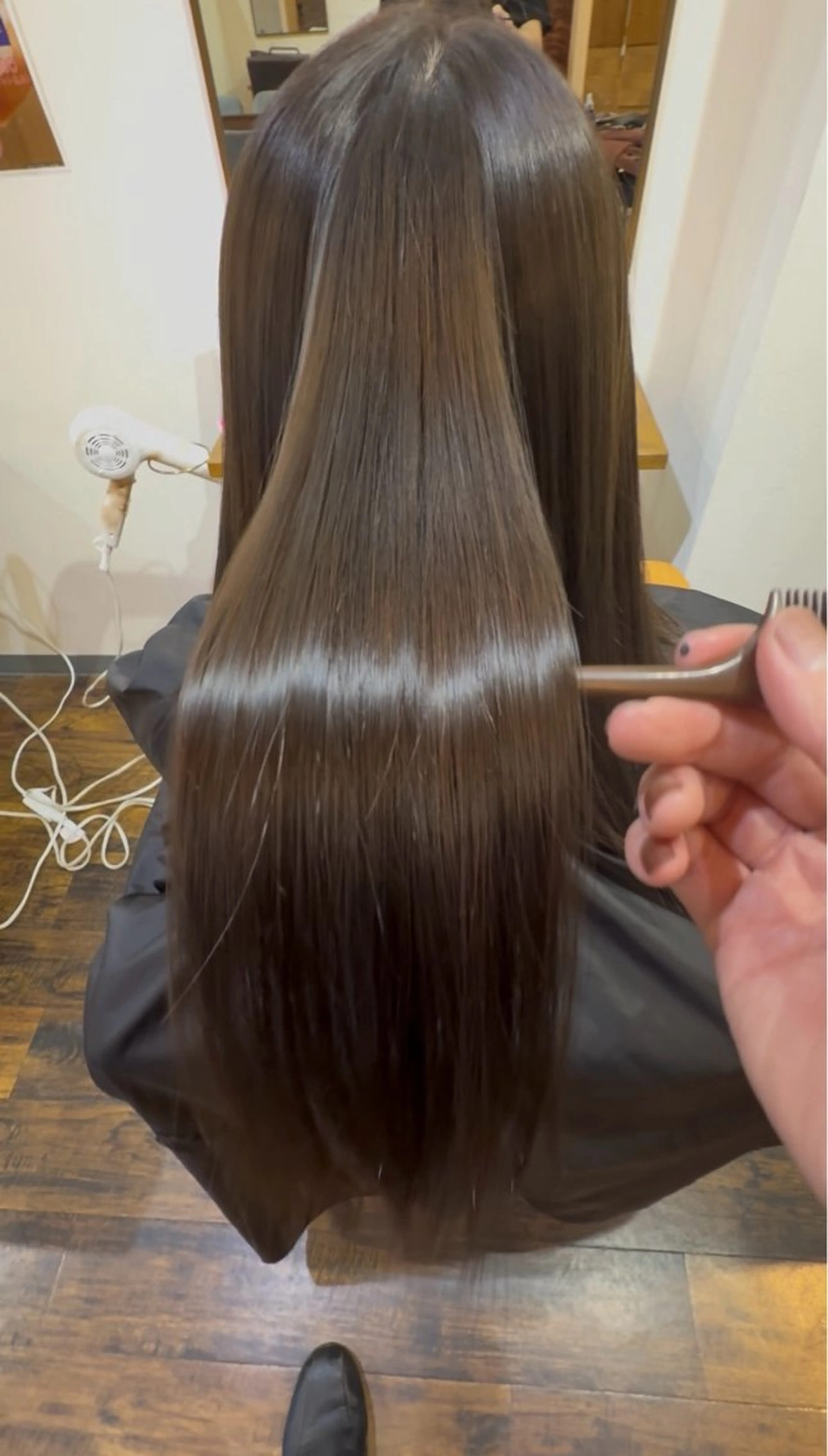 ロング ⭐️美髪矯正⭐️ 室岡仁哉のヘアスタイル