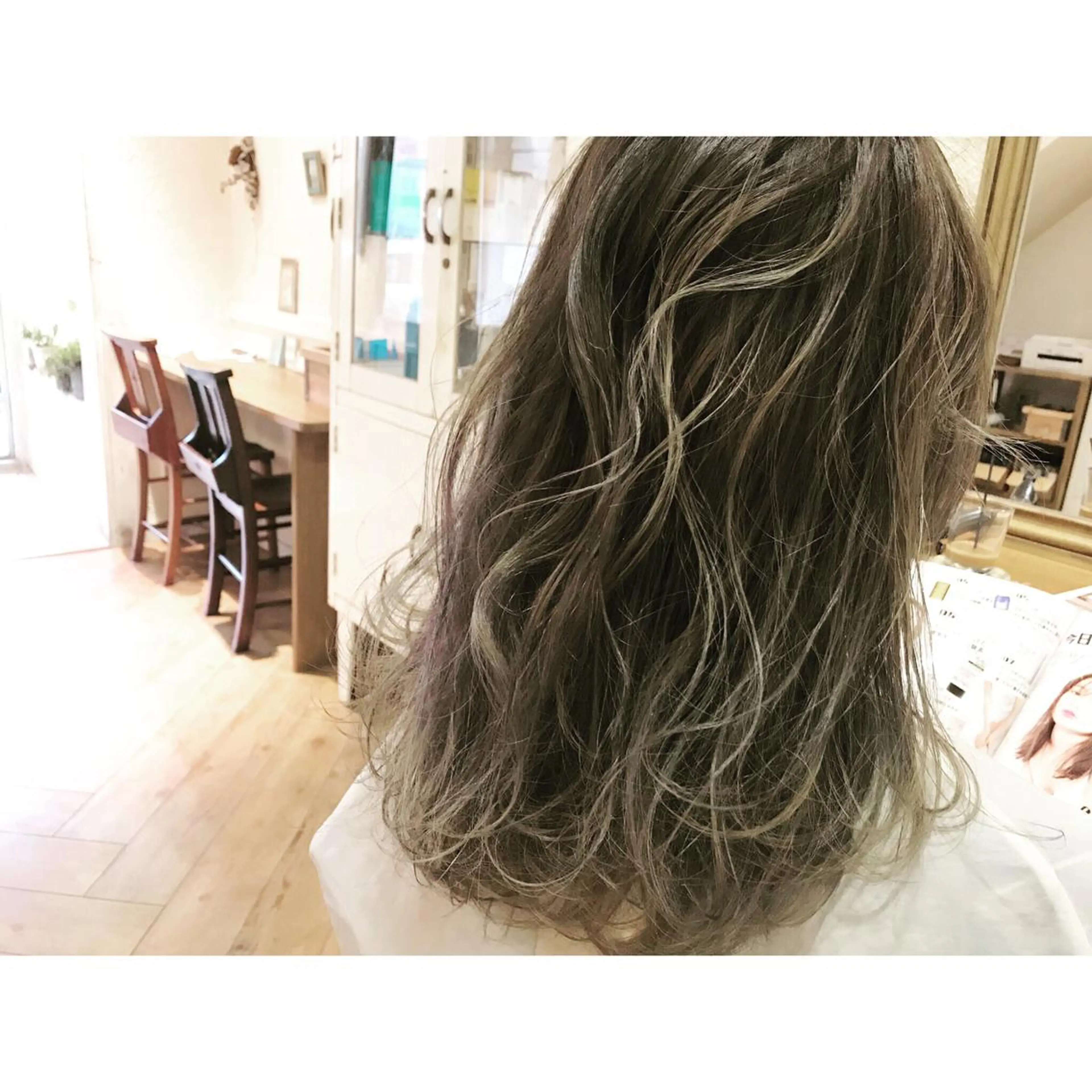 ロング カラー グラデーションカラー ハイライトカラー ハイライト カット 縮毛矯正 トリートメント Musiiik hairのヘアスタイル