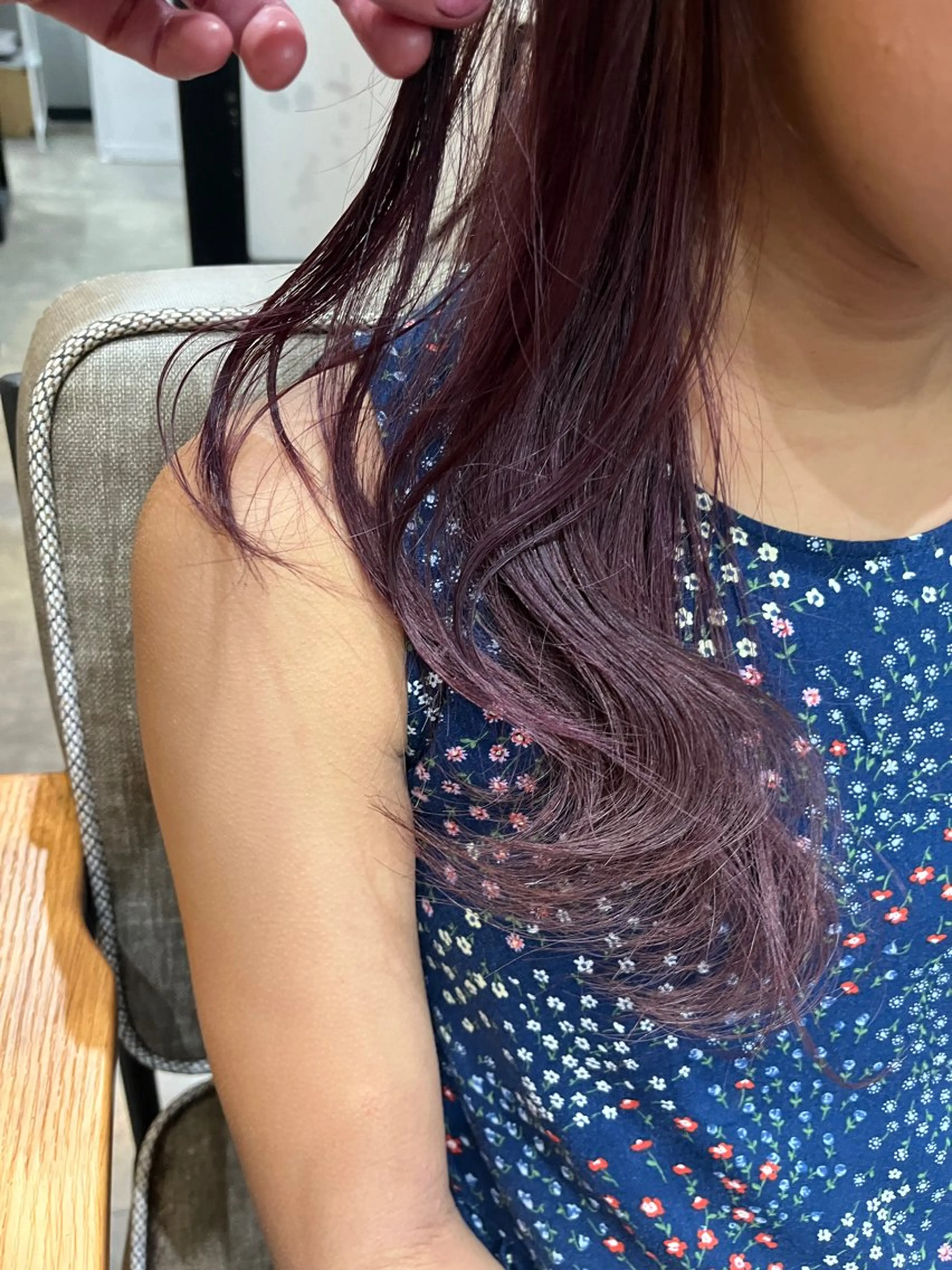 ロング カラー パーマ ヘアアレンジ メンズ キッズ ネイル マツエク・マツパ アイブロウ メンズブリーチ メンズハイライト メンズインナーカラー メンズ韓国風 ブリーチ カット ヘアカラー ヘアセット 久木原 ゆりのヘアスタイル