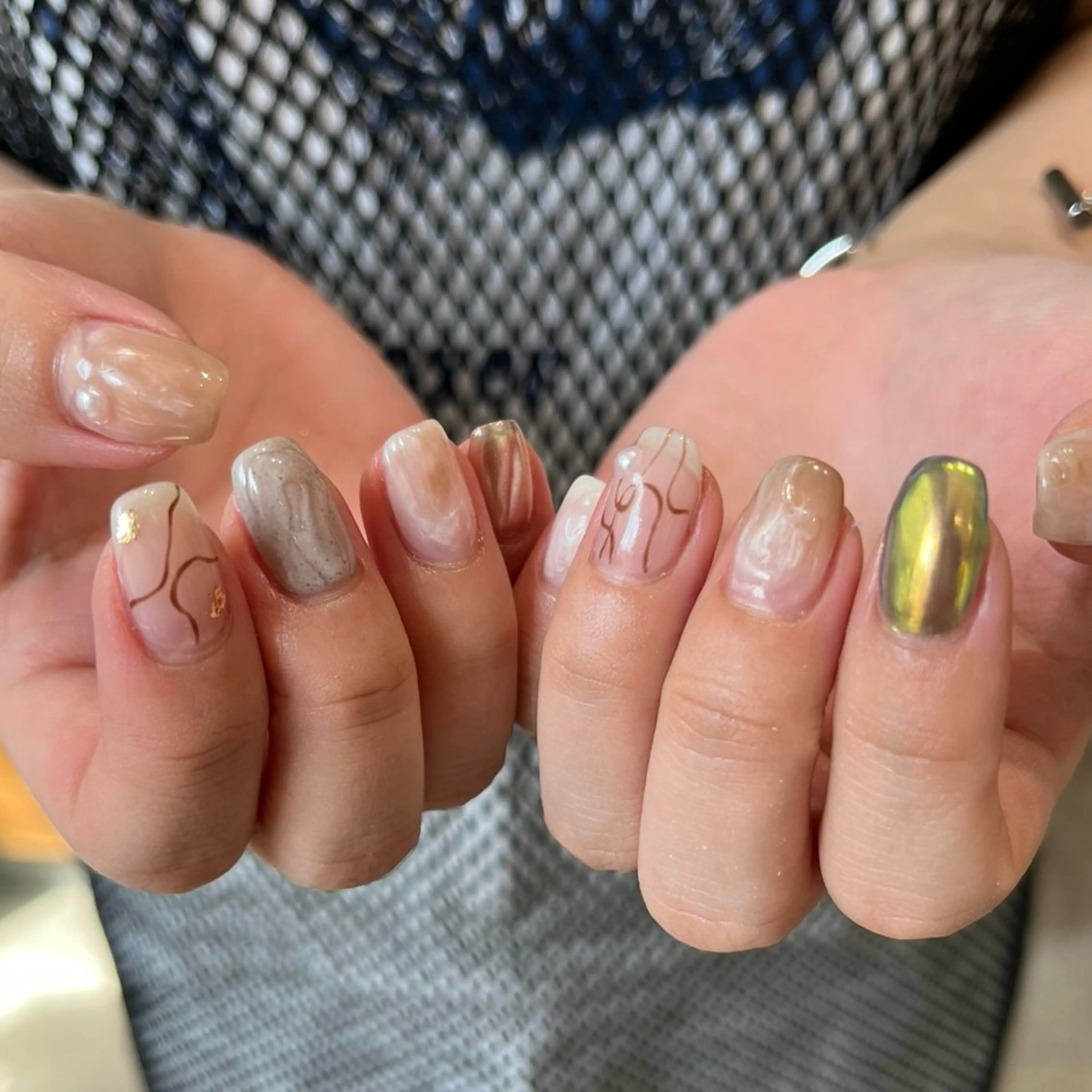 ネイル ミラーネイル ハンドネイル shio ♡ 19.20日空きありのネイルデザイン