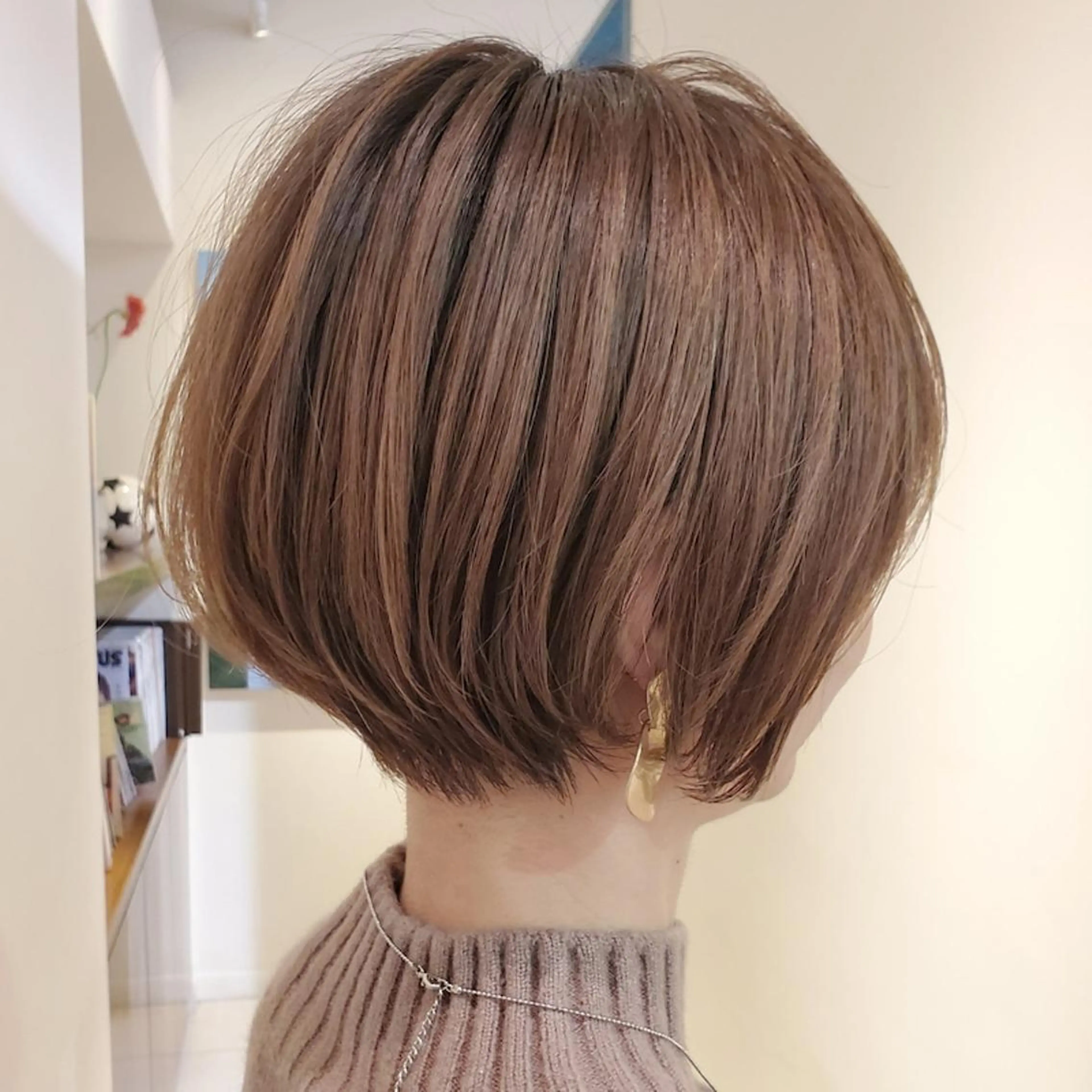 ショート 岩谷 愛依のヘアスタイル