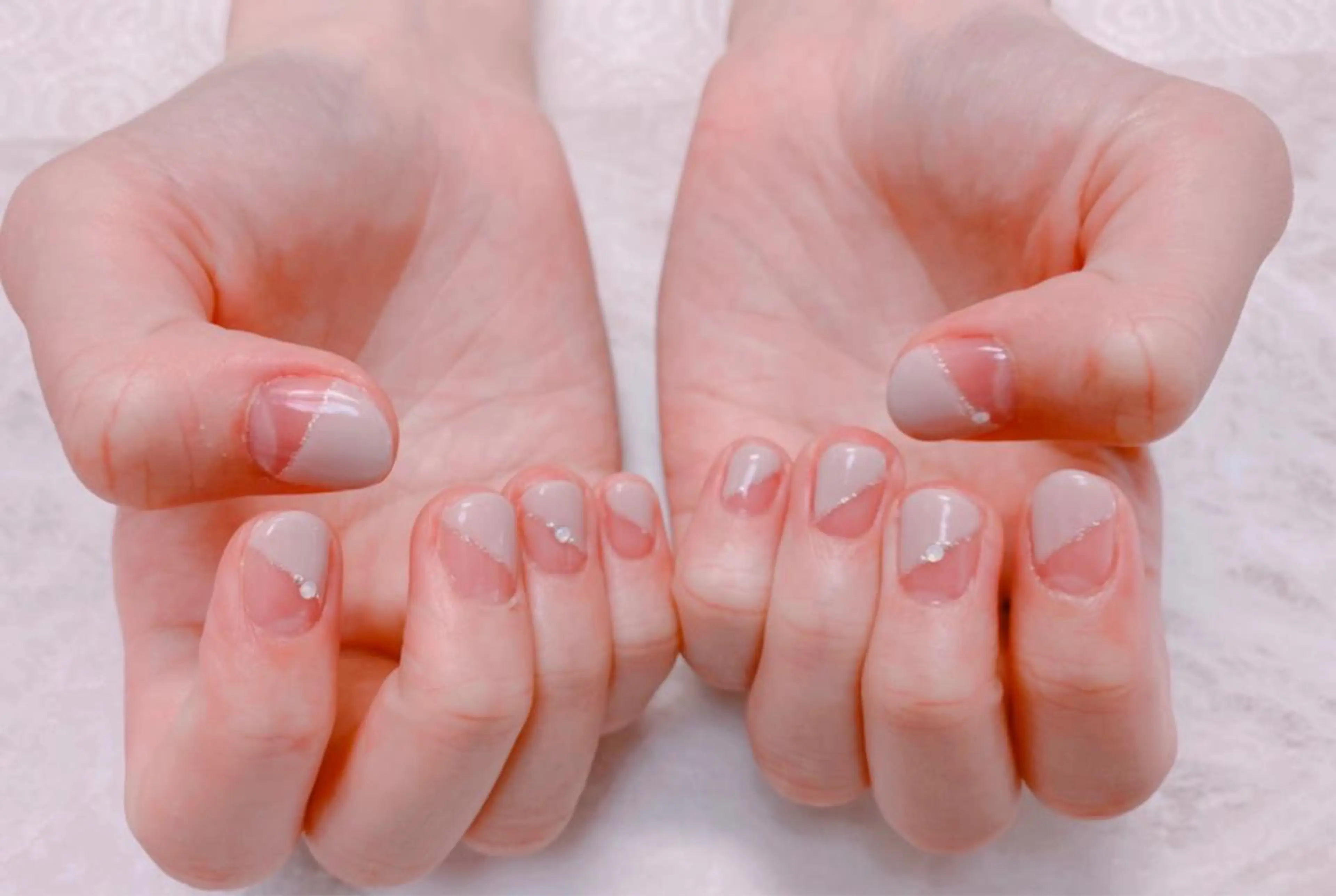 ネイル フレンチネイル ストーンネイル プティリボン 武蔵小金井店のネイルデザイン