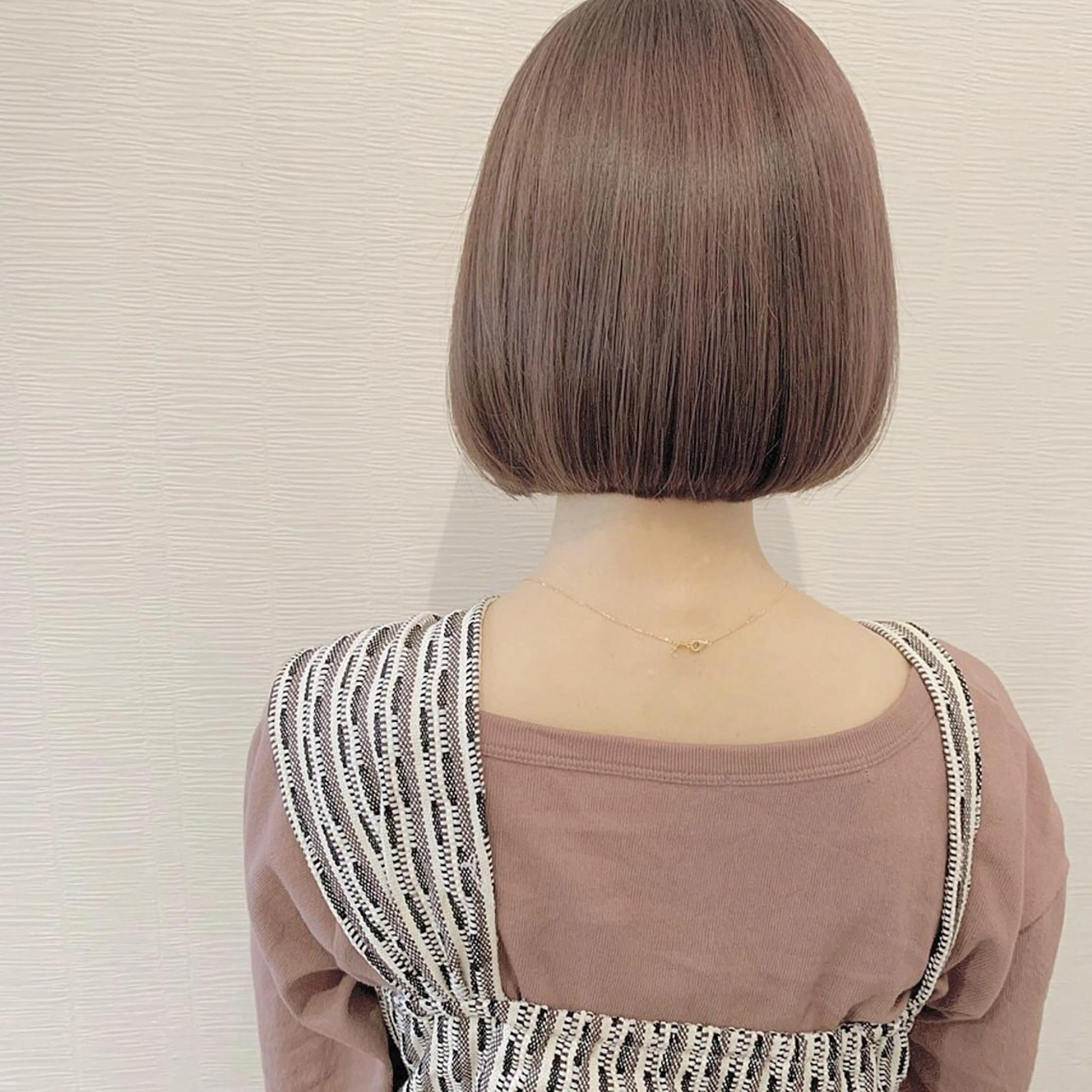 ショート カラー ブリーチ 透明感カラー グラデーションカラー ハイライトカラー インナーカラー toiro by lien hair atelier所属・池田 真由美のヘアスタイル