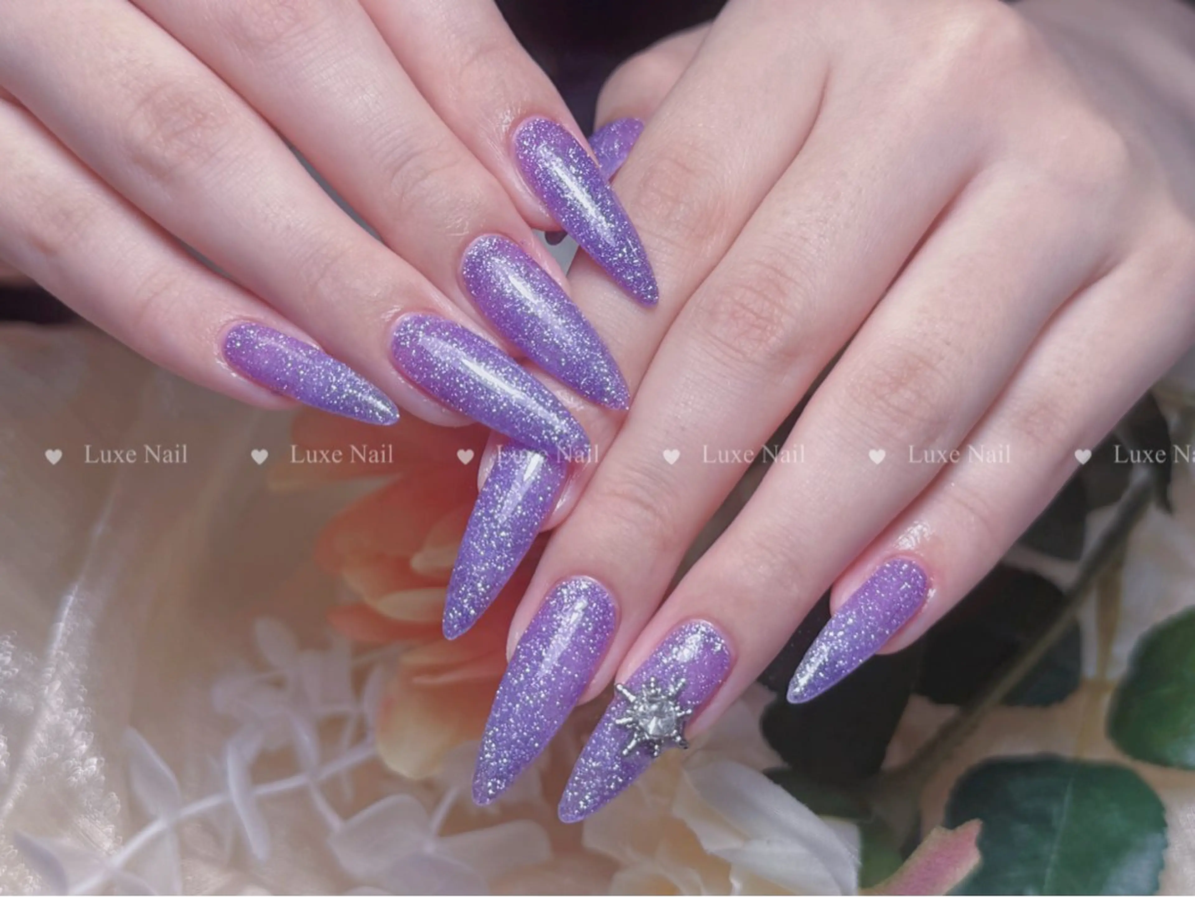 ネイル フラッシュネイル フットネイル フレンチネイル ジェルネイル ガラスフレンチ ハンドネイル Luxe Nail Salonのネイルデザイン