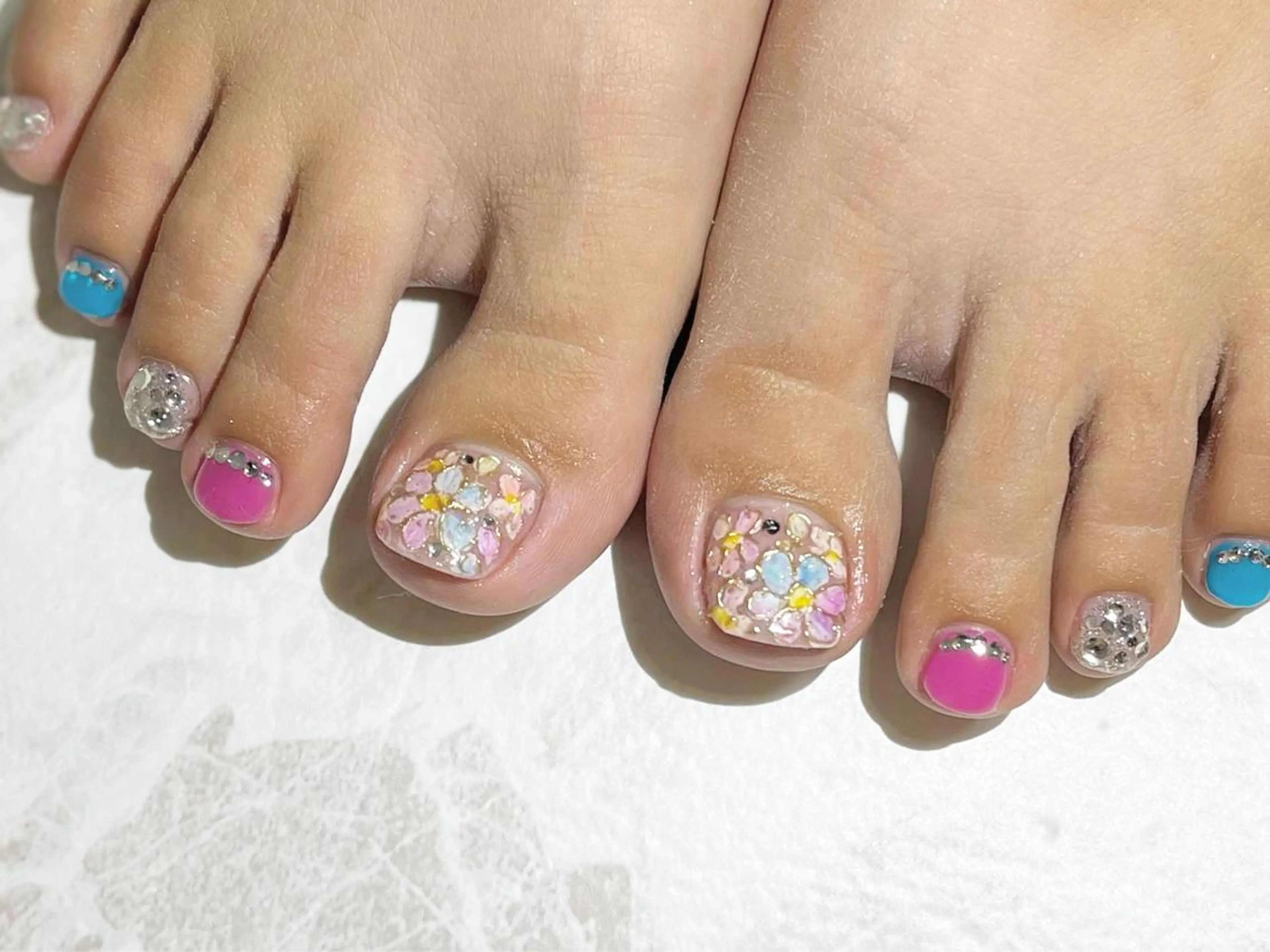 ネイル フラワーネイル フットネイル ニュアンスネイル シンプルネイル 春ネイル フットネイル nail fufla ♡yamane♡のネイルデザイン