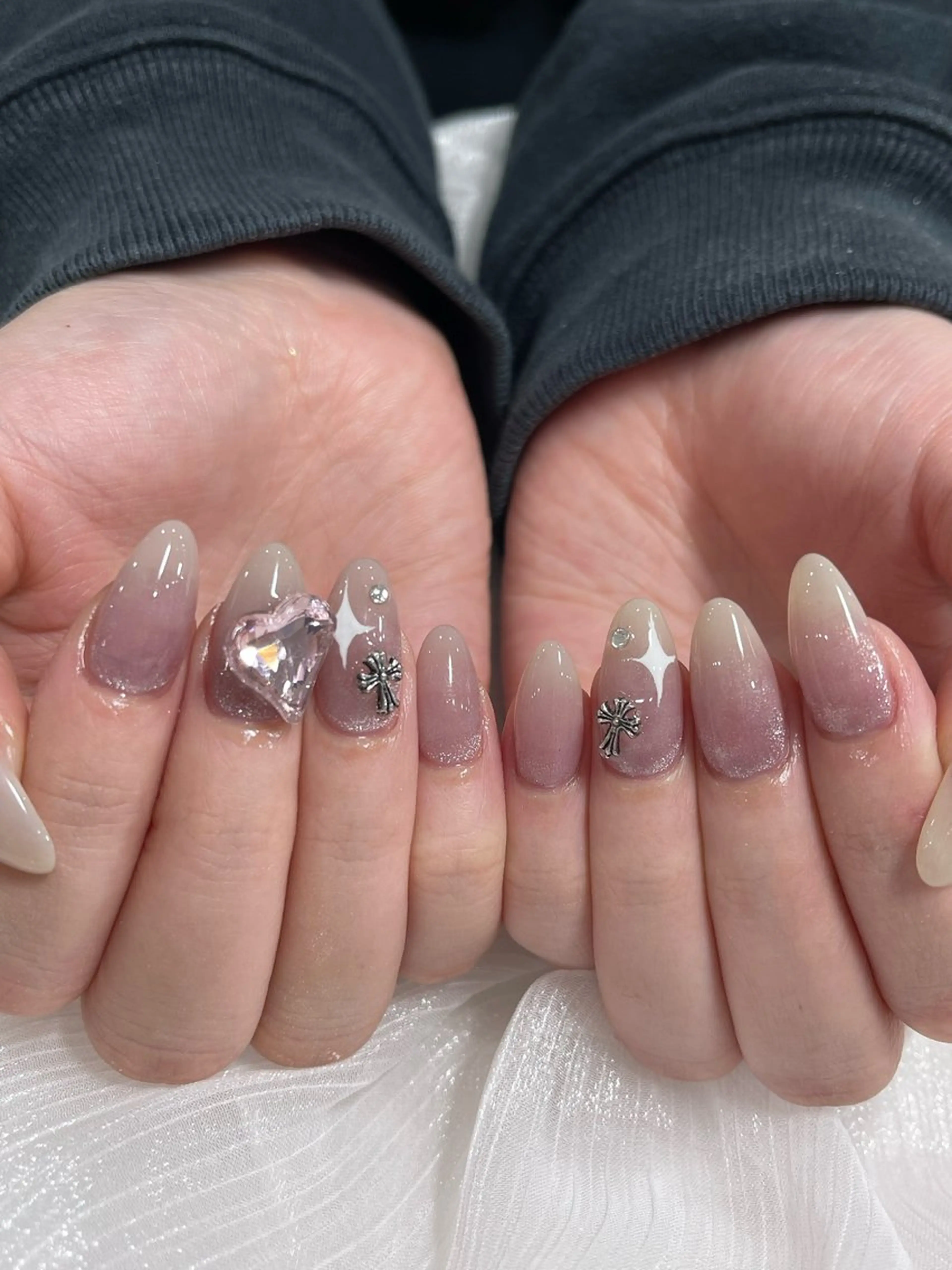 ネイル フレンチネイル 韓国ネイル マグネットネイル マグネットフレンチ 春ネイル ハンドネイル FLY Nail Salonのネイルデザイン