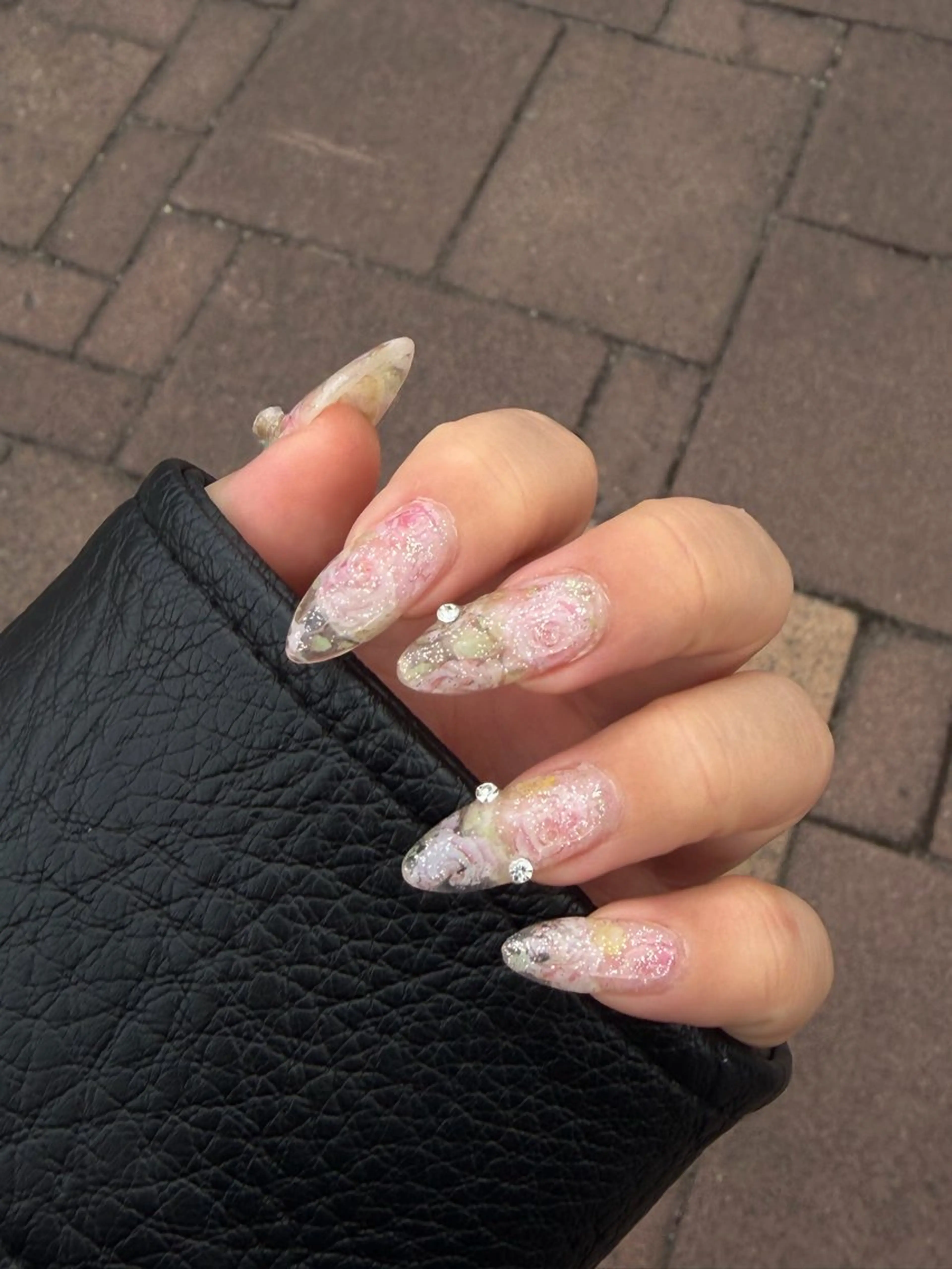 ネイル フラワーネイル Ogawa Chiakiの眉毛・アイブロウイメージ